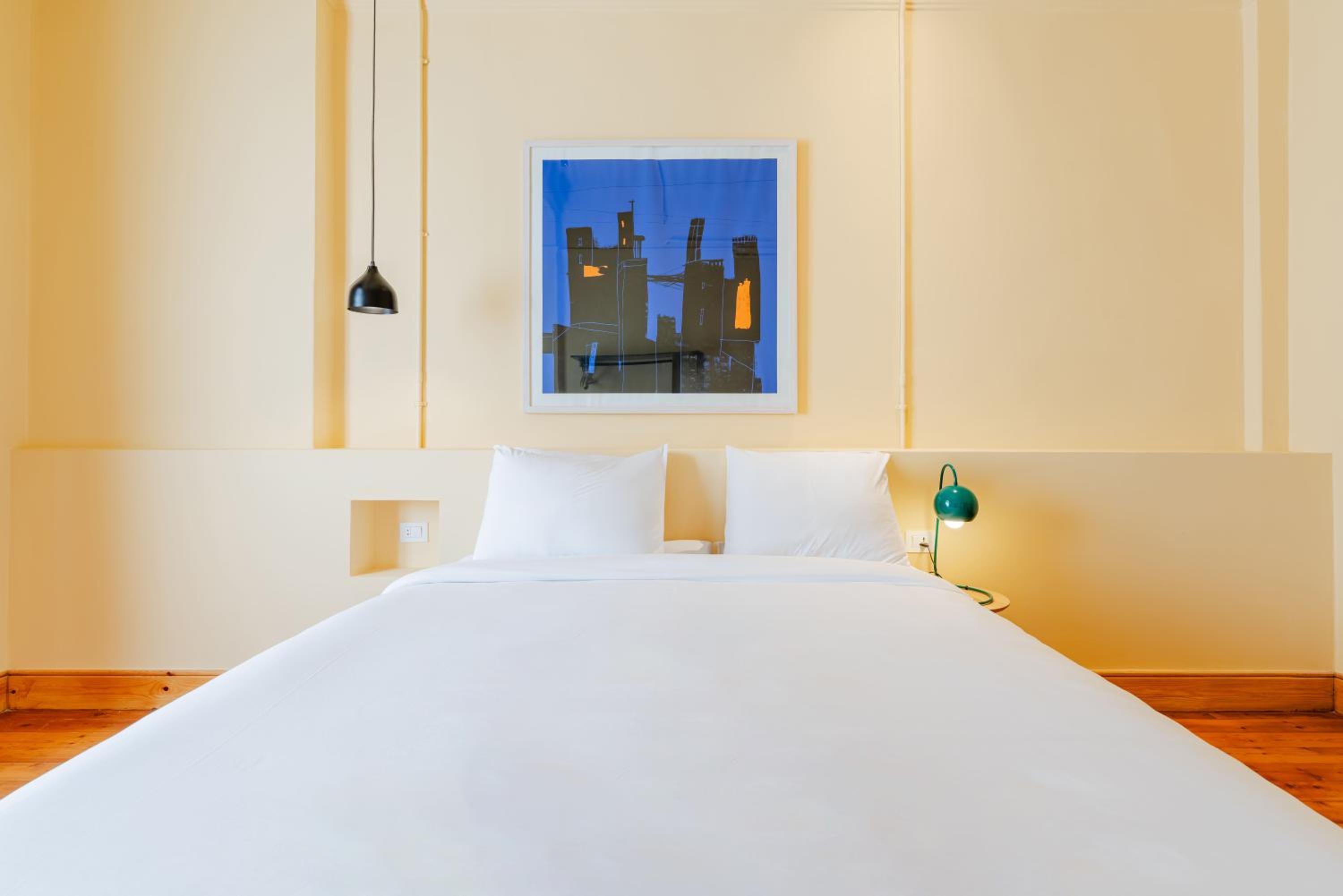 One-Bedroom Apartment With City View