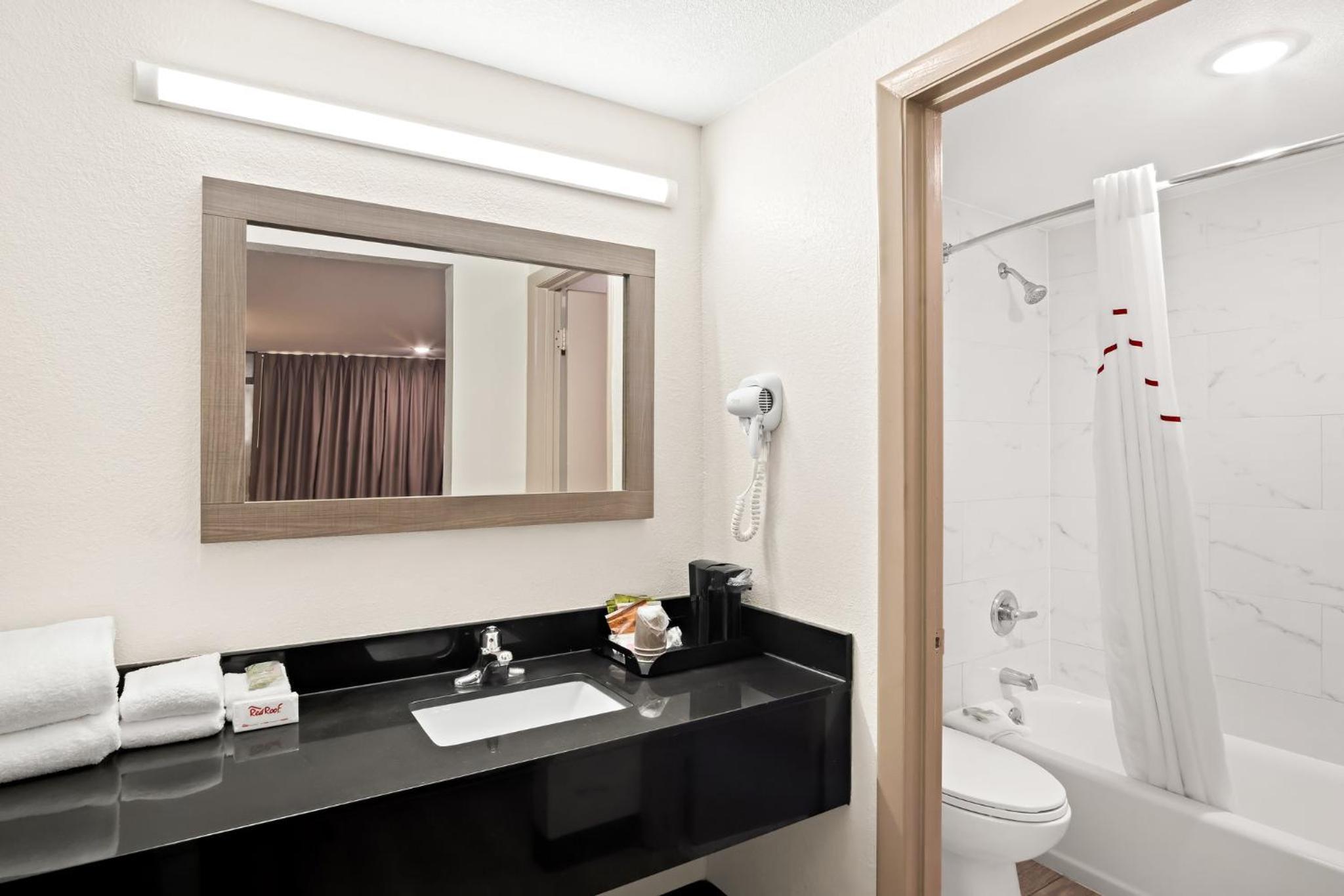 Deluxe Room with Two Queen Beds Non-Smoking - Photo 5