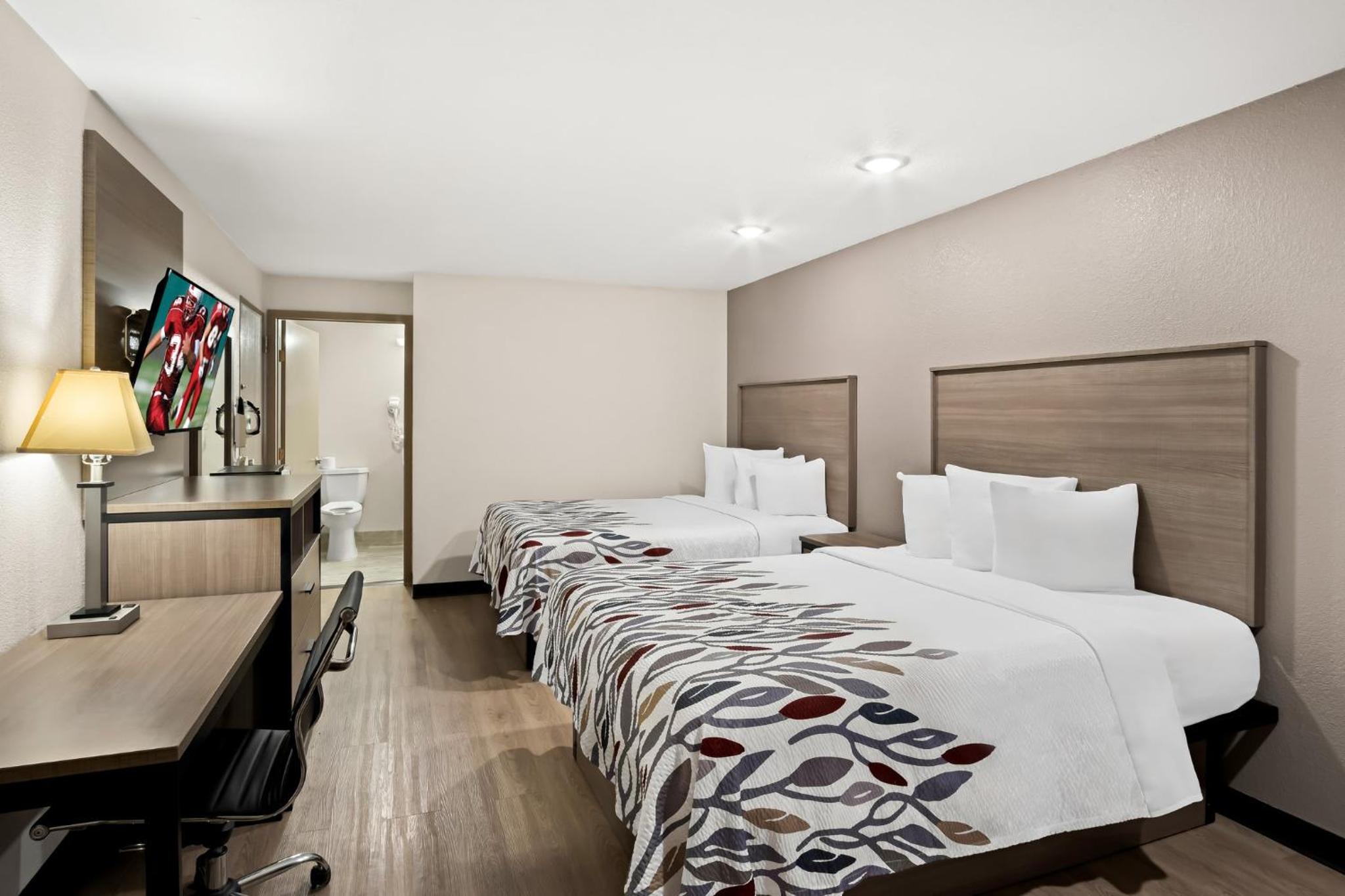 Deluxe Room with Two Queen Beds Disability Access Poolside Non-Smoking photo 2