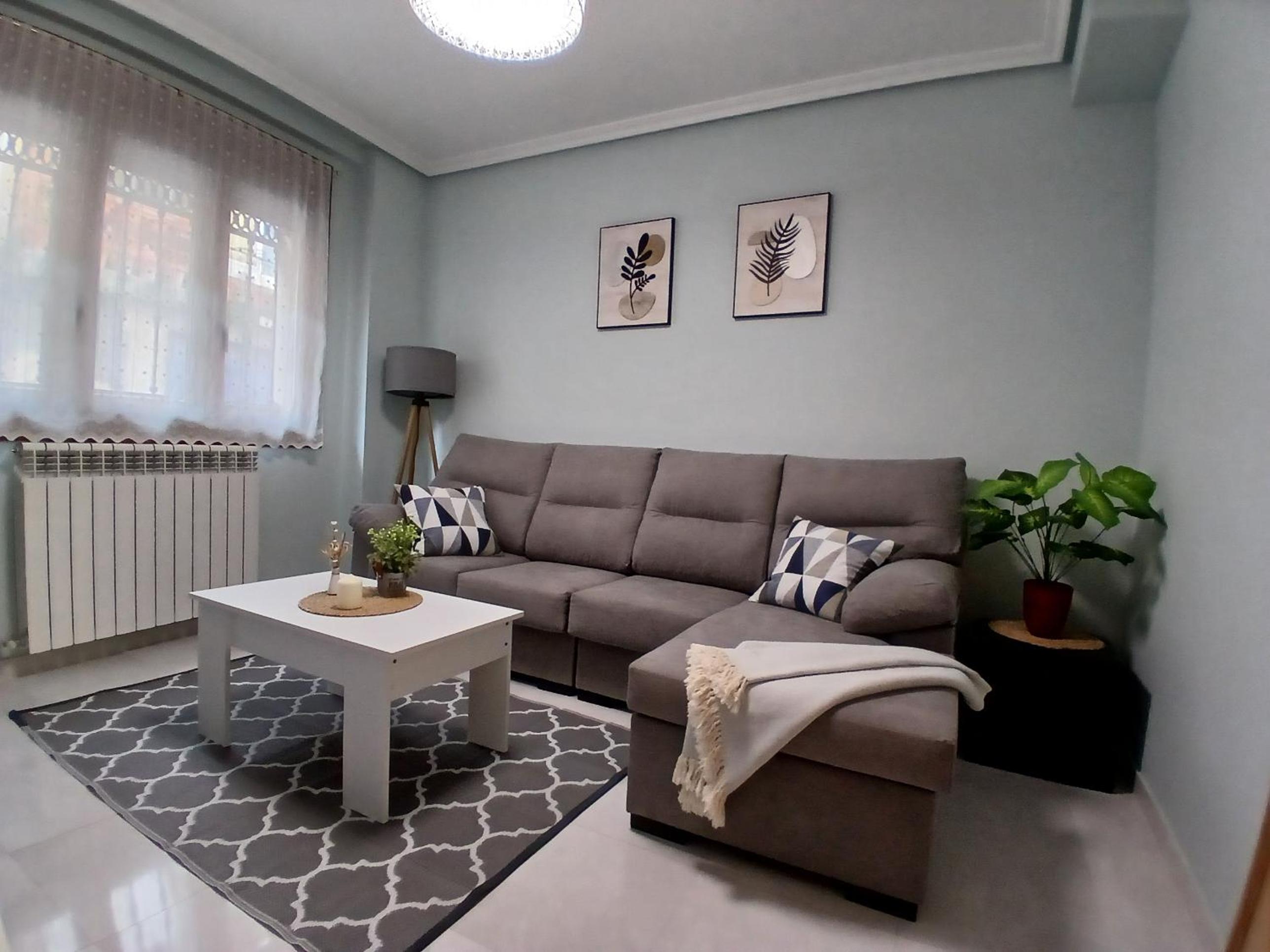 Four-Bedroom House photo 2