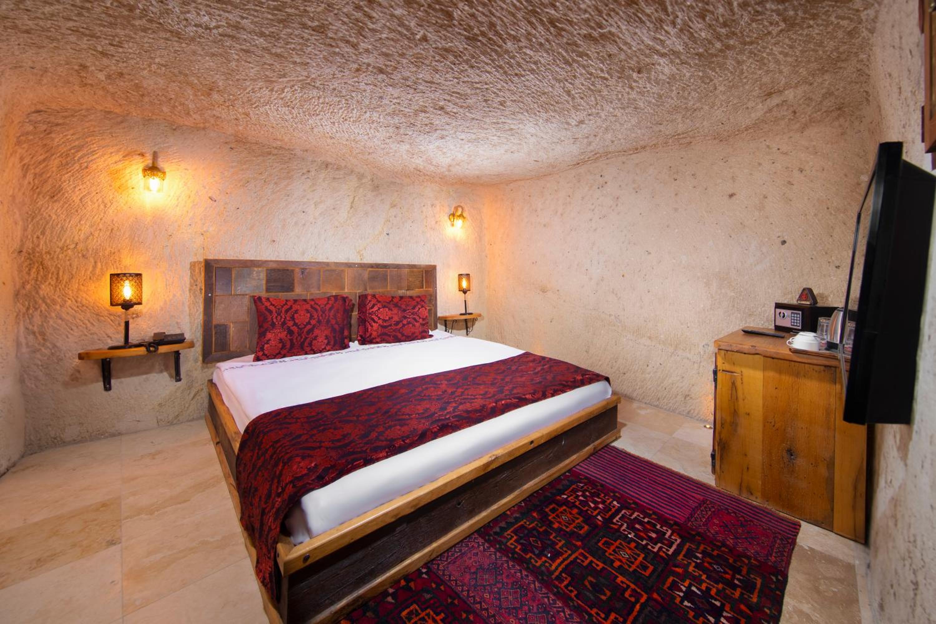 Suite with Spa Bath - Photo 1