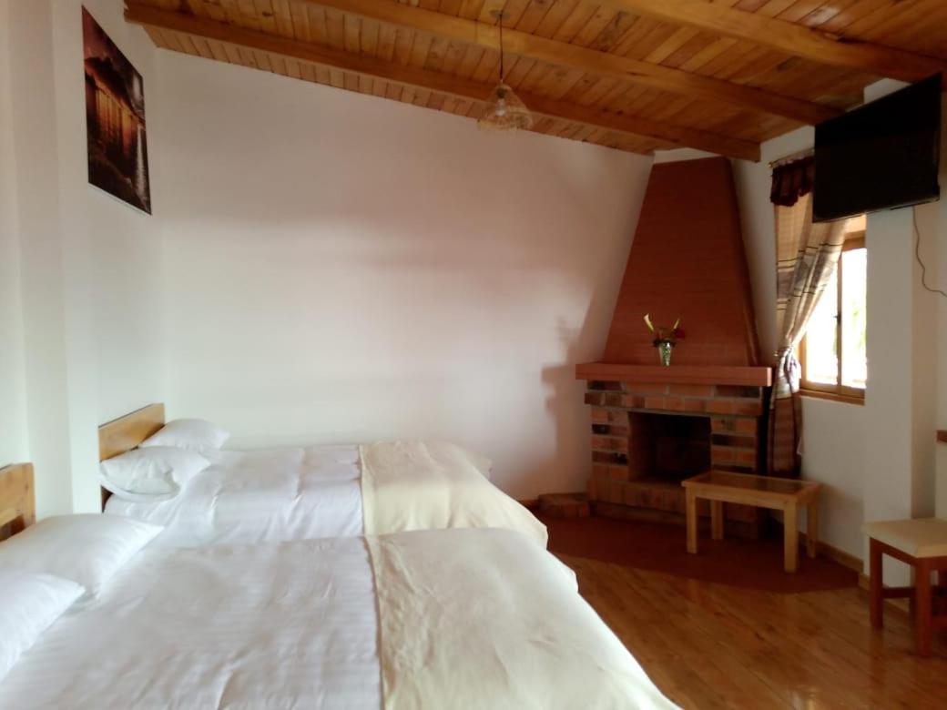 Double Room with Private Bathroom photo 3
