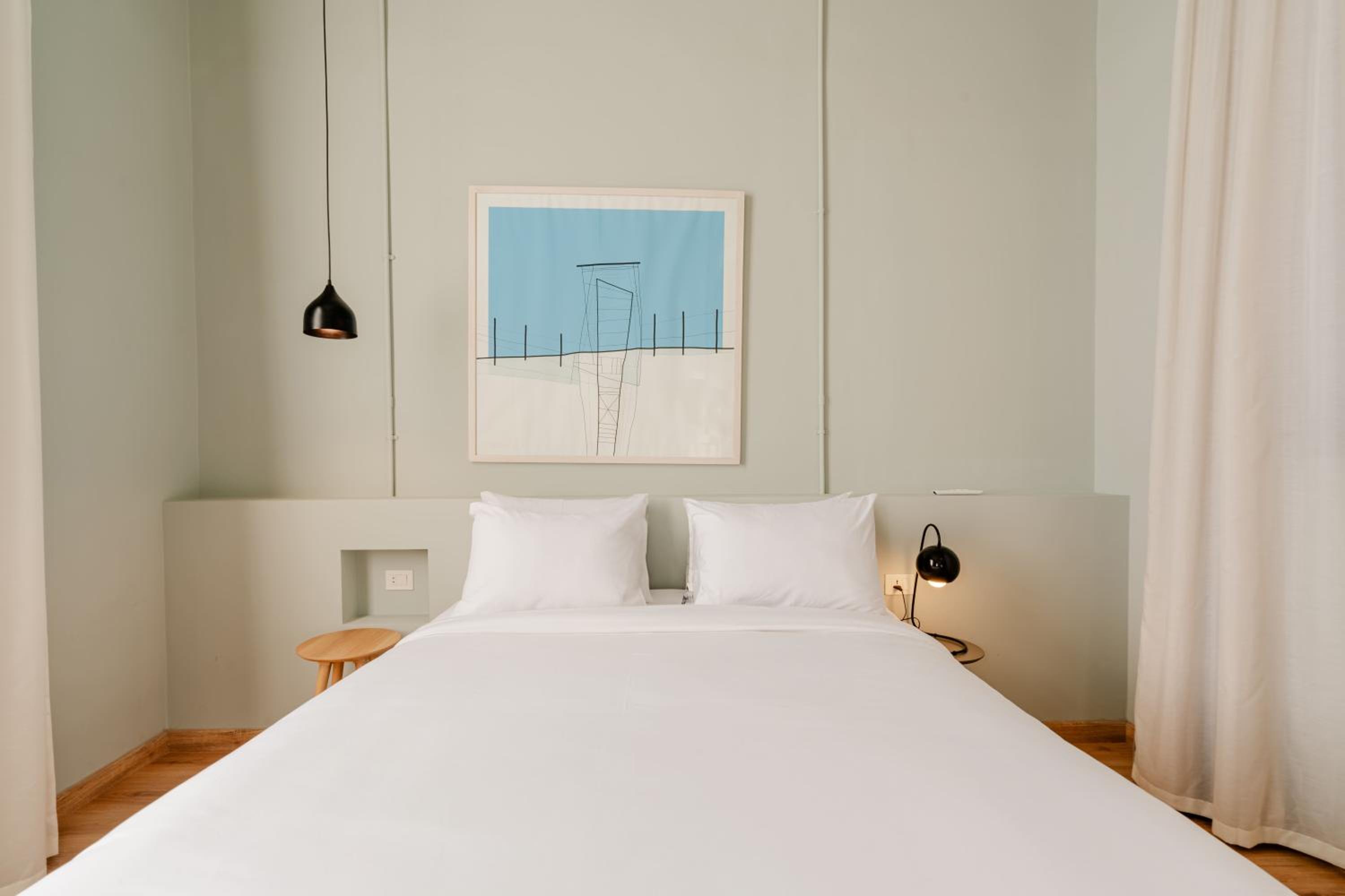 One-Bedroom Apartment With City View
