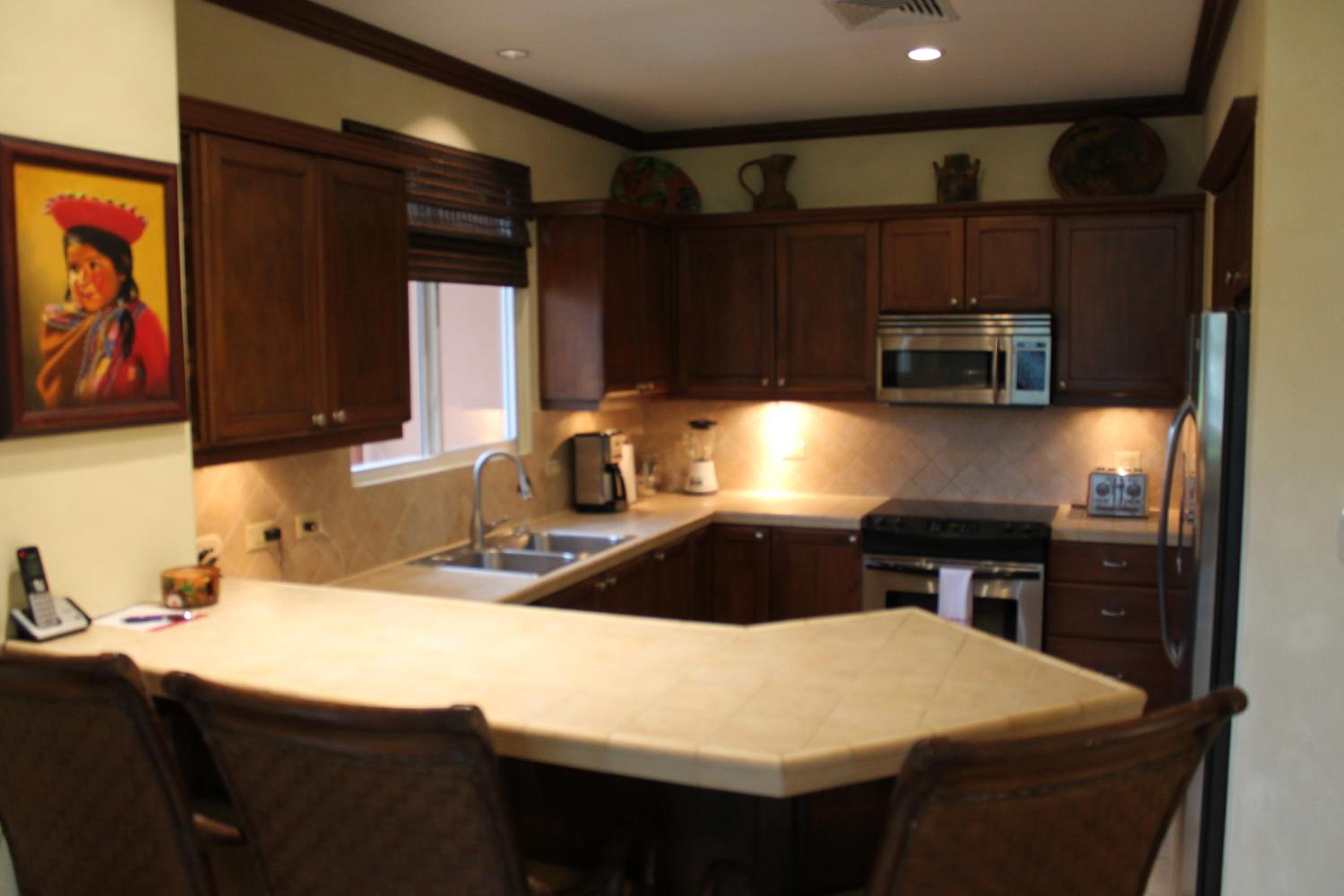 Three-Bedroom House photo 3
