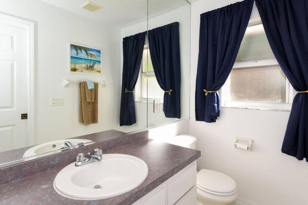 Three-Bedroom House photo 3