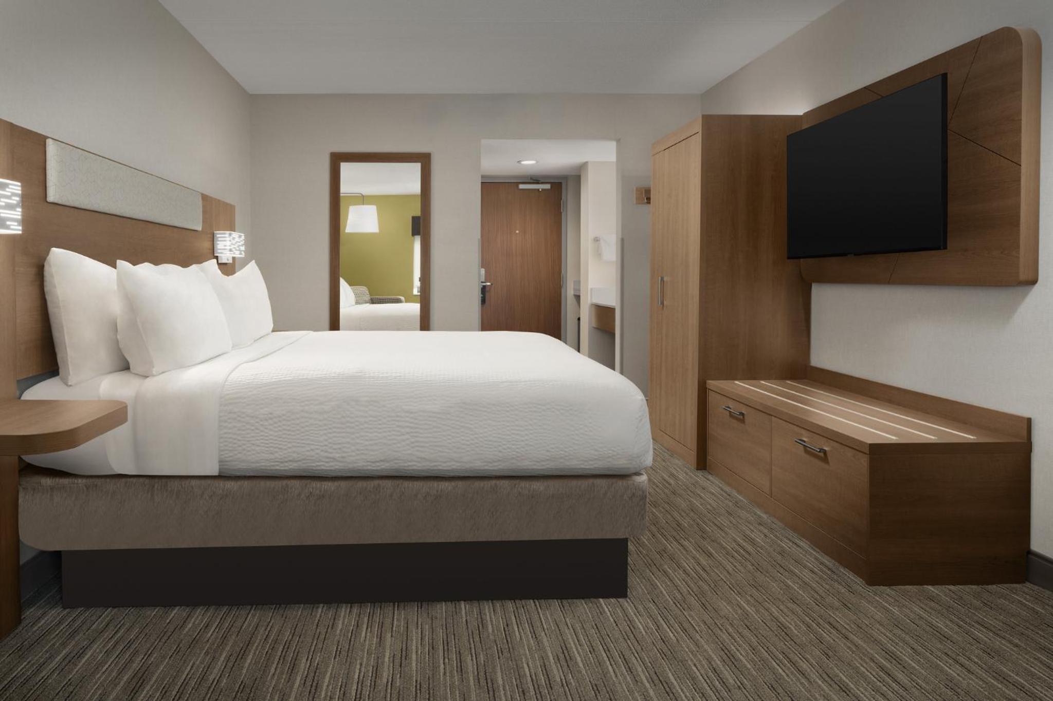 Standard Queen Room - Photo 6