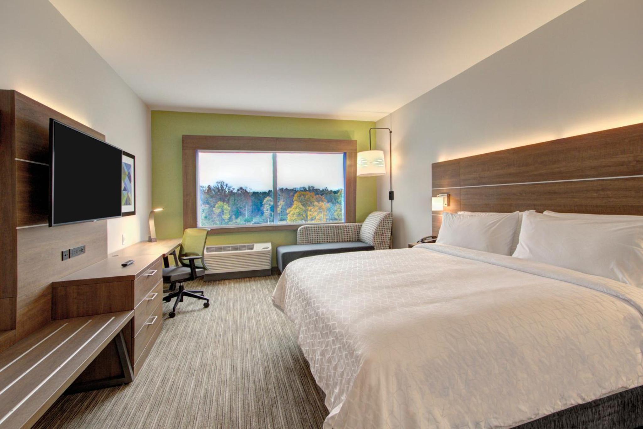 Standard King Room - Photo 3
