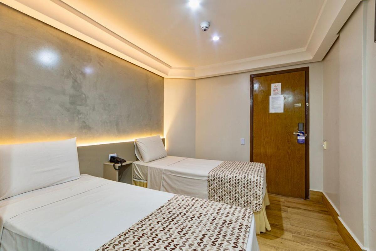 Standard Twin Room - Photo 2