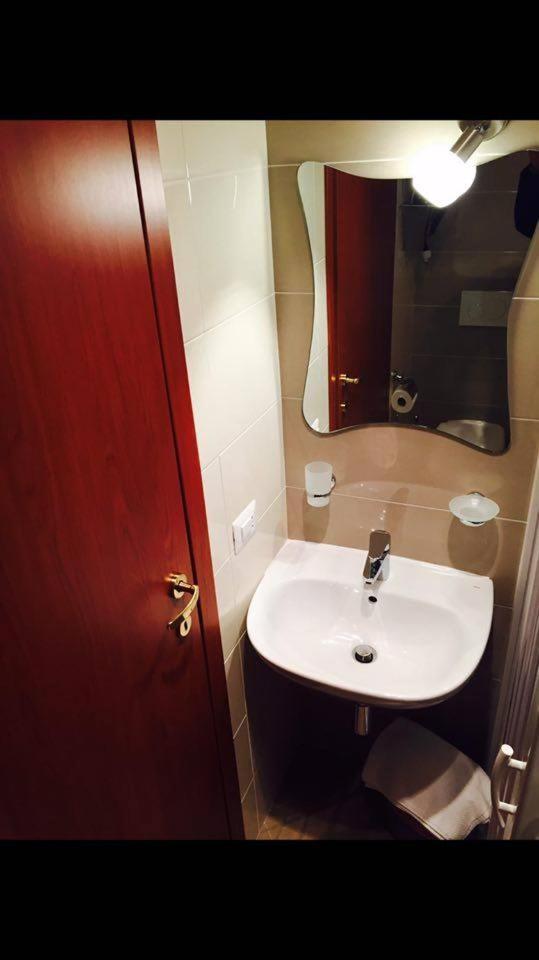 Comfort Triple Room with Shower photo 3