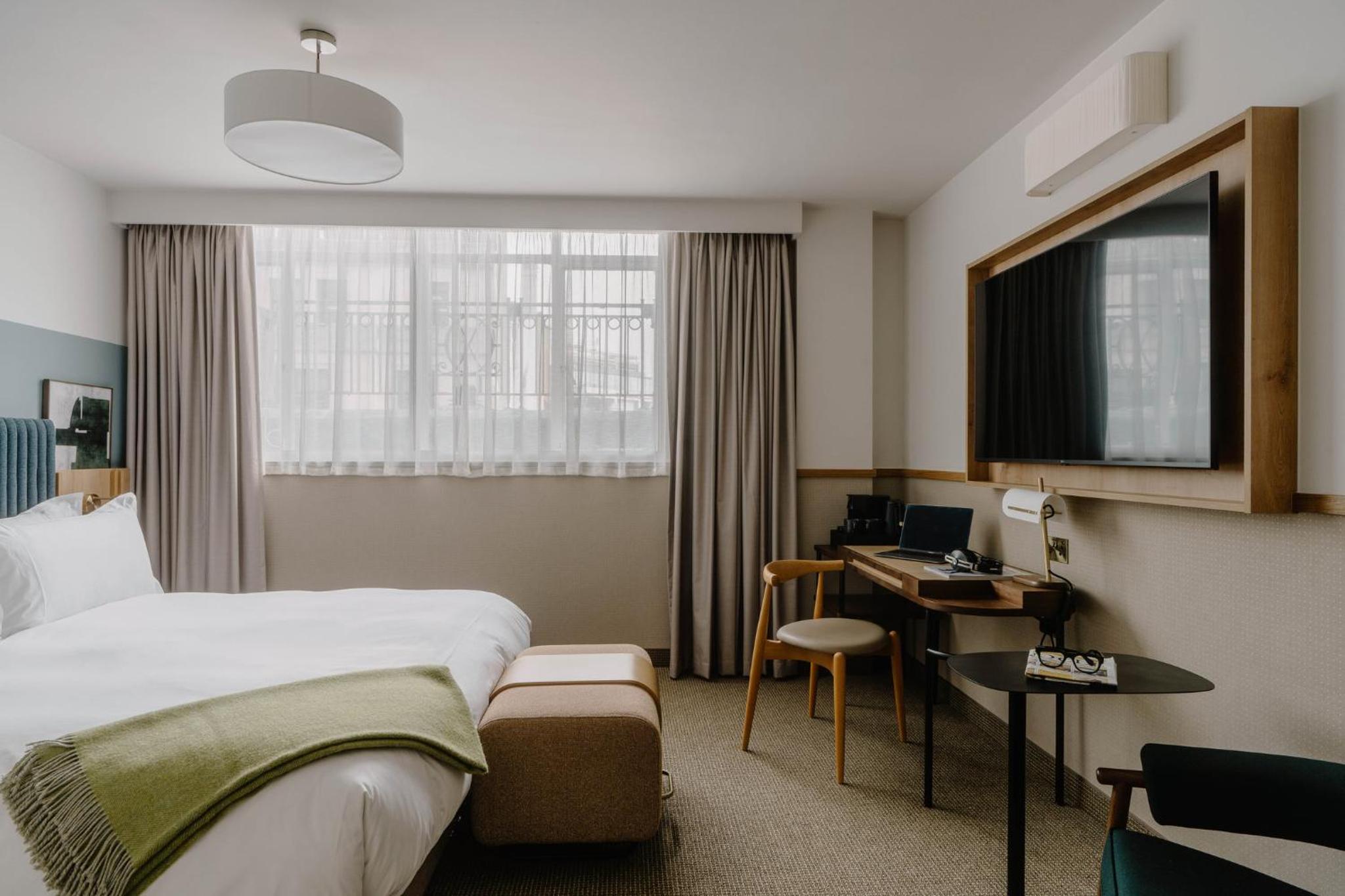 Standard King Room photo 3
