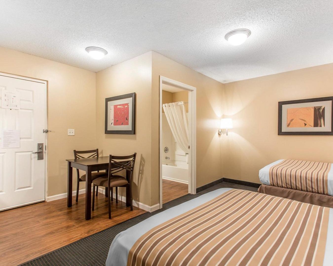 Double Room with Two Double Beds - Non-Smoking - Photo 8