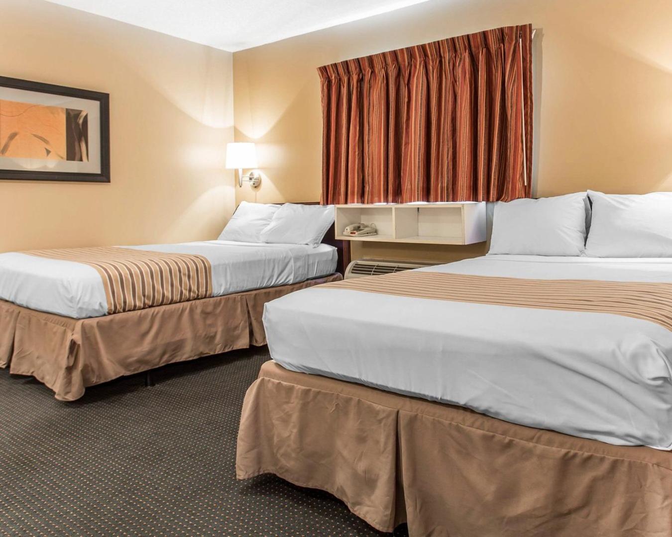 Double Room with Two Double Beds - Non-Smoking - Photo 9