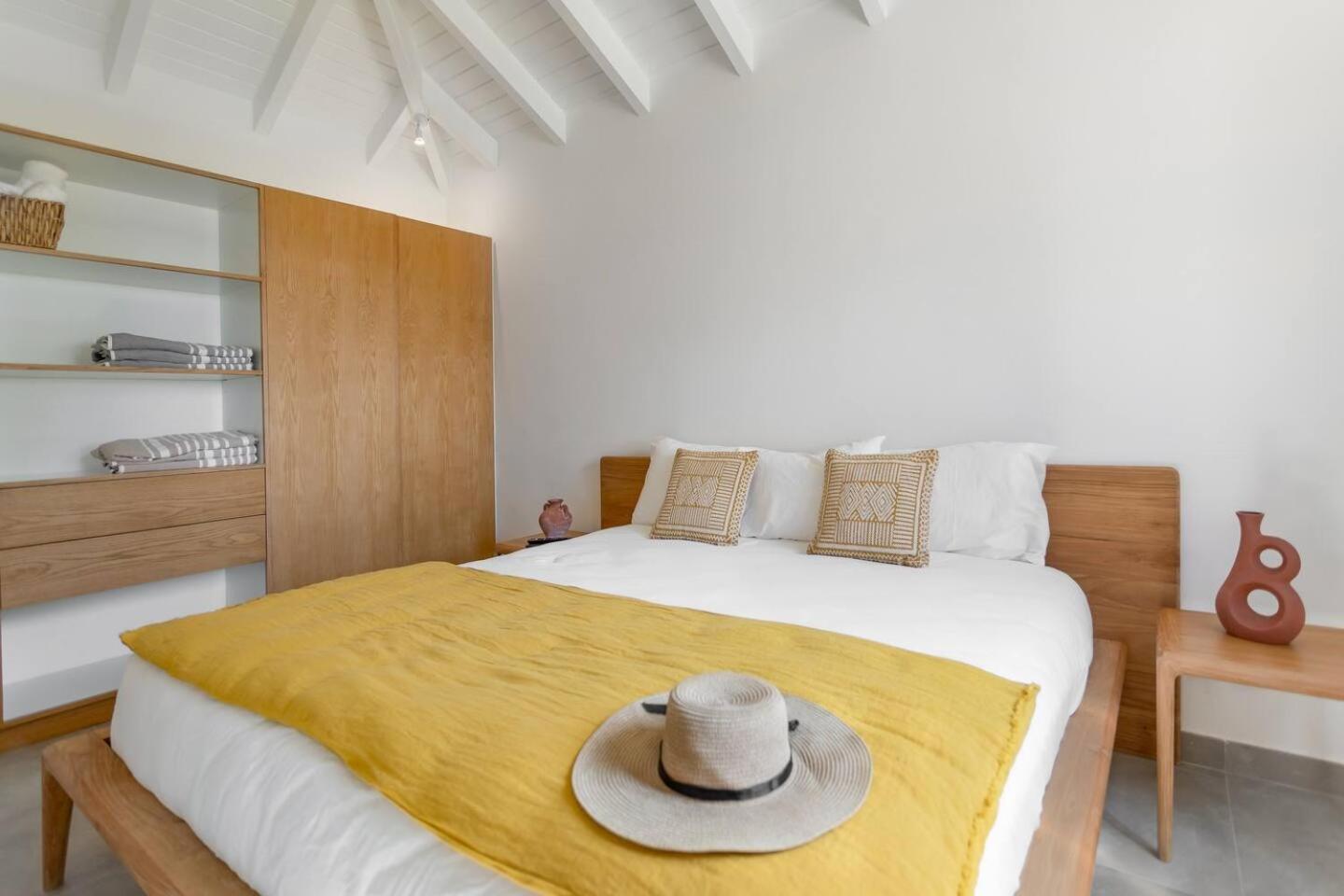 Three-Bedroom Villa photo 1