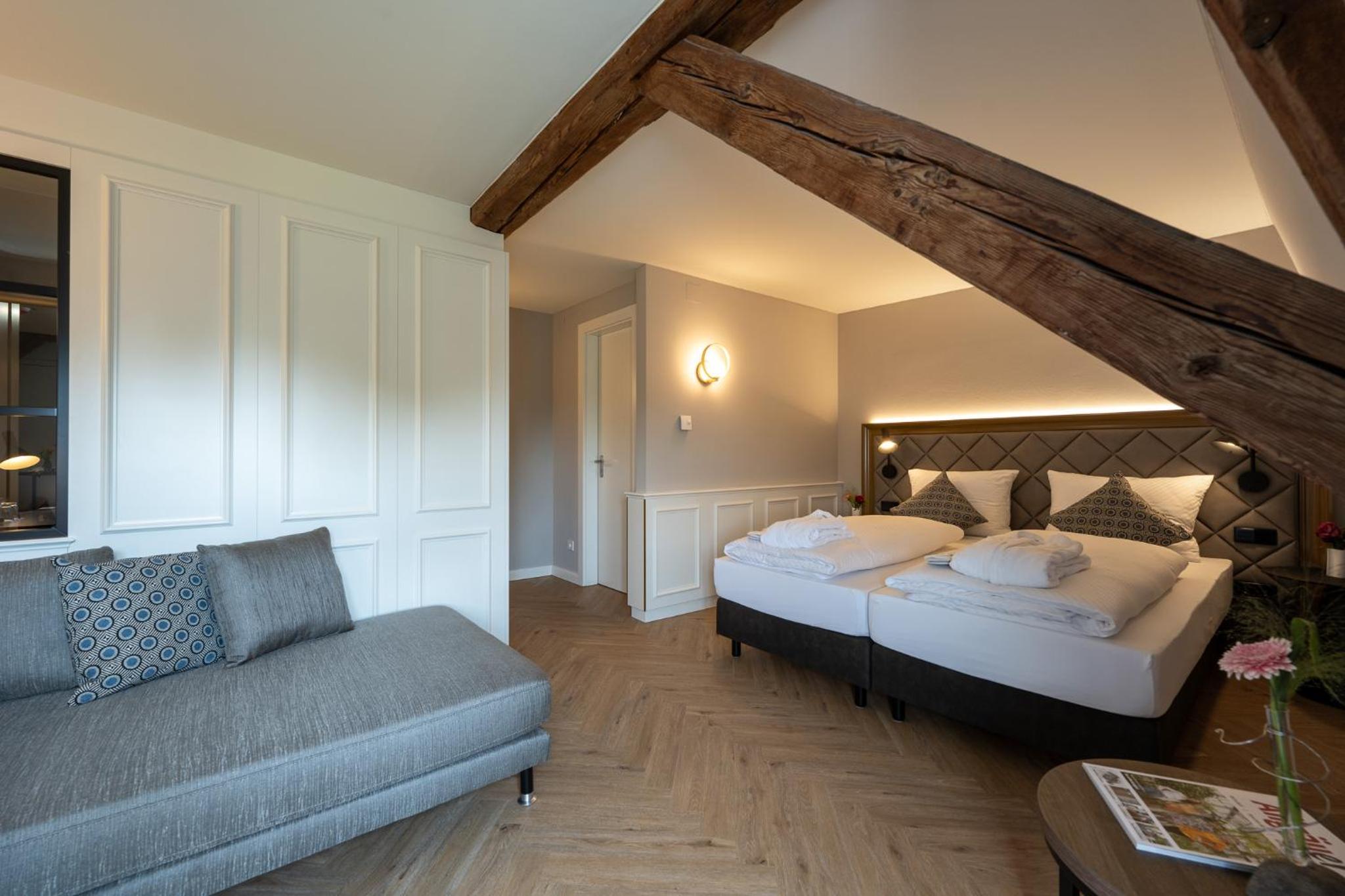 Deluxe Double Room - Photo 19