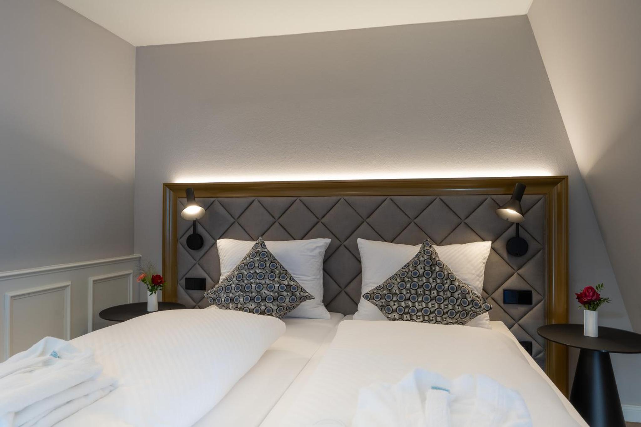 Deluxe Double Room - Photo 28