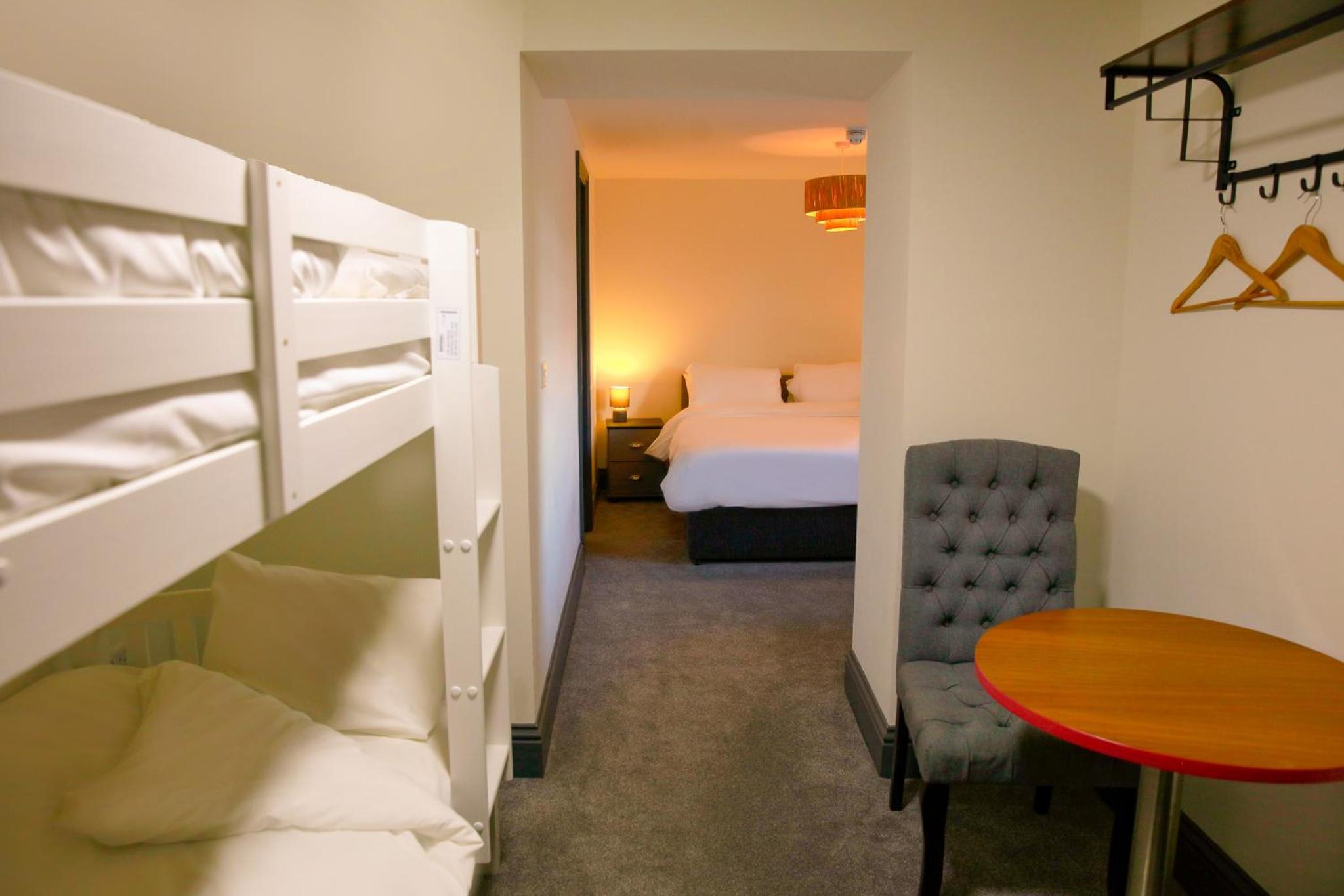 Quadruple Room - Photo 1