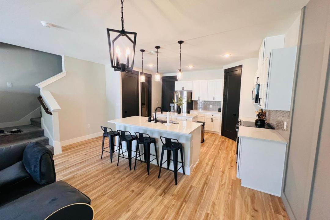 Three-Bedroom House - Photo 26