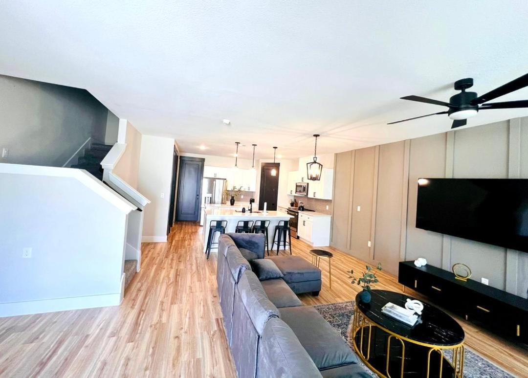 Three-Bedroom House - Photo 43