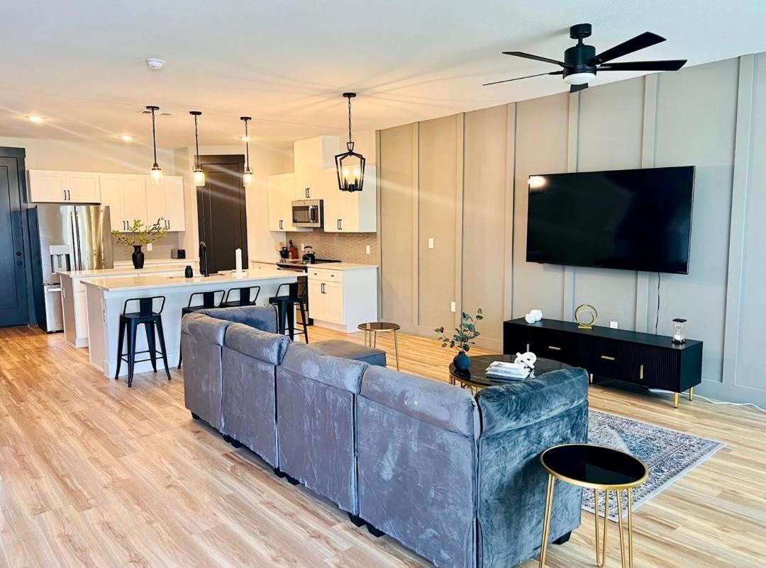 Three-Bedroom House - Photo 29