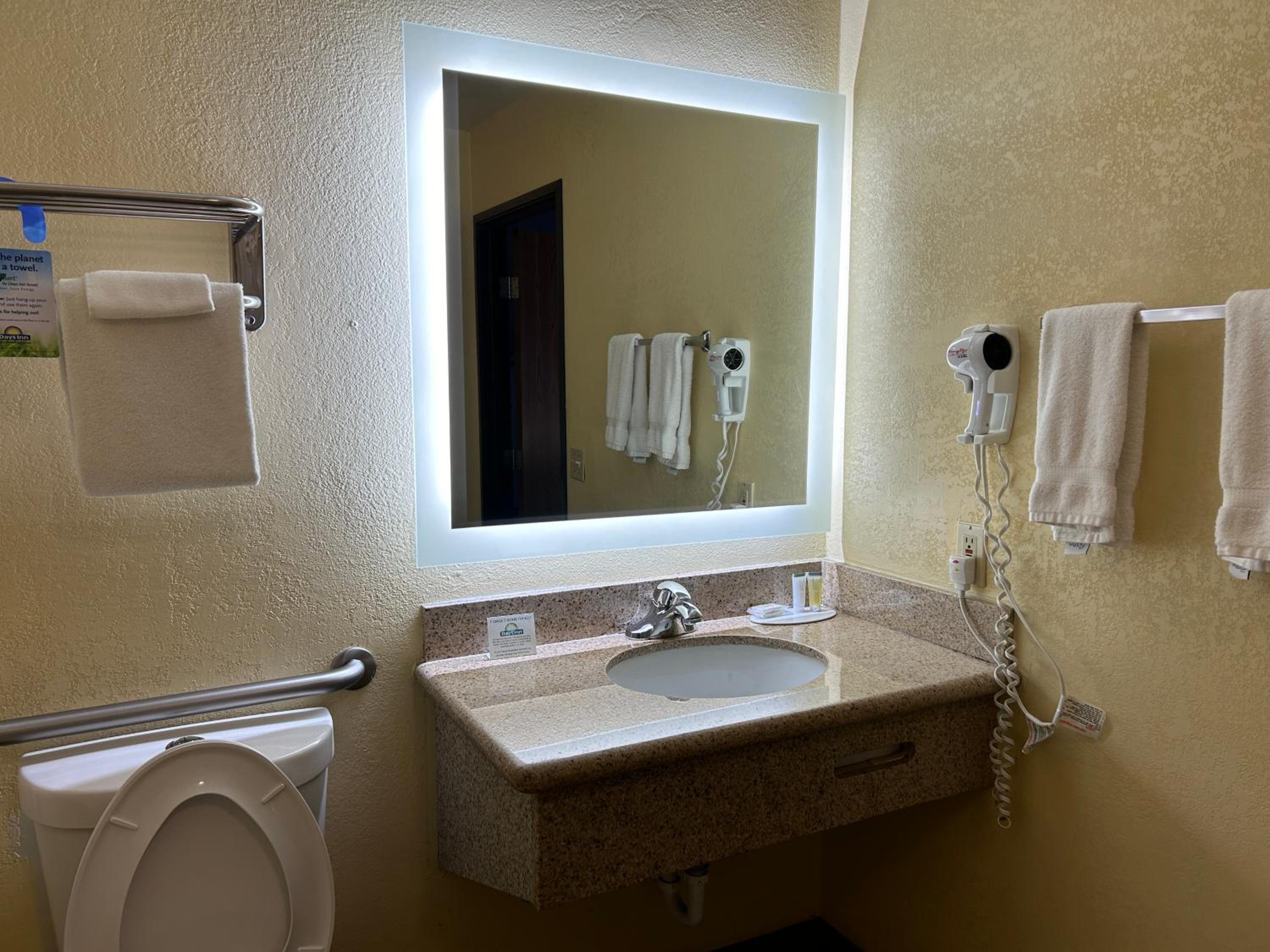 King Room - Disability Access/Non-Smoking - Photo 2