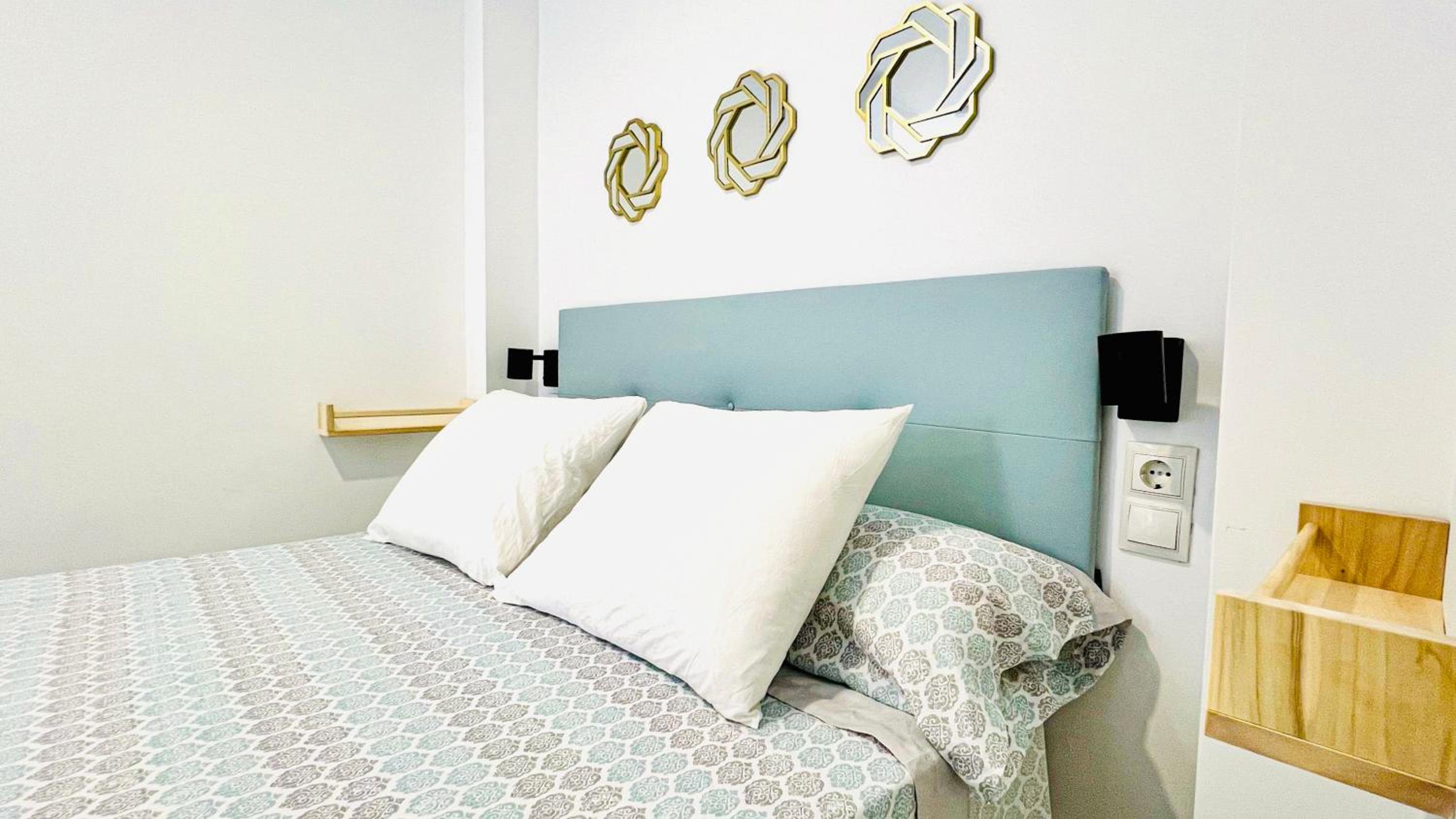 Habitación Doble con Baño Privado, Cocina y Sala Compartidas