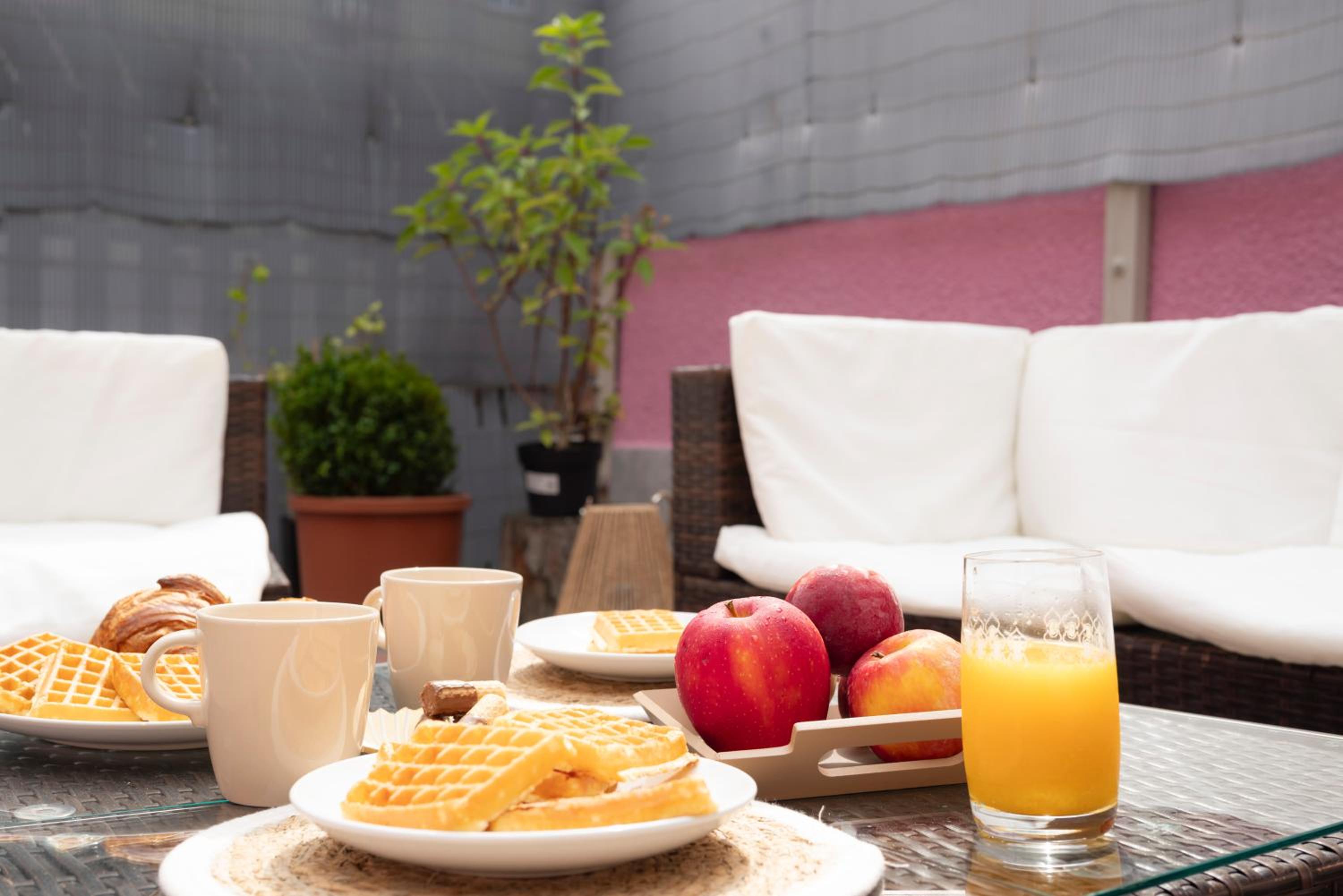 Apartment with Terrace photo 3