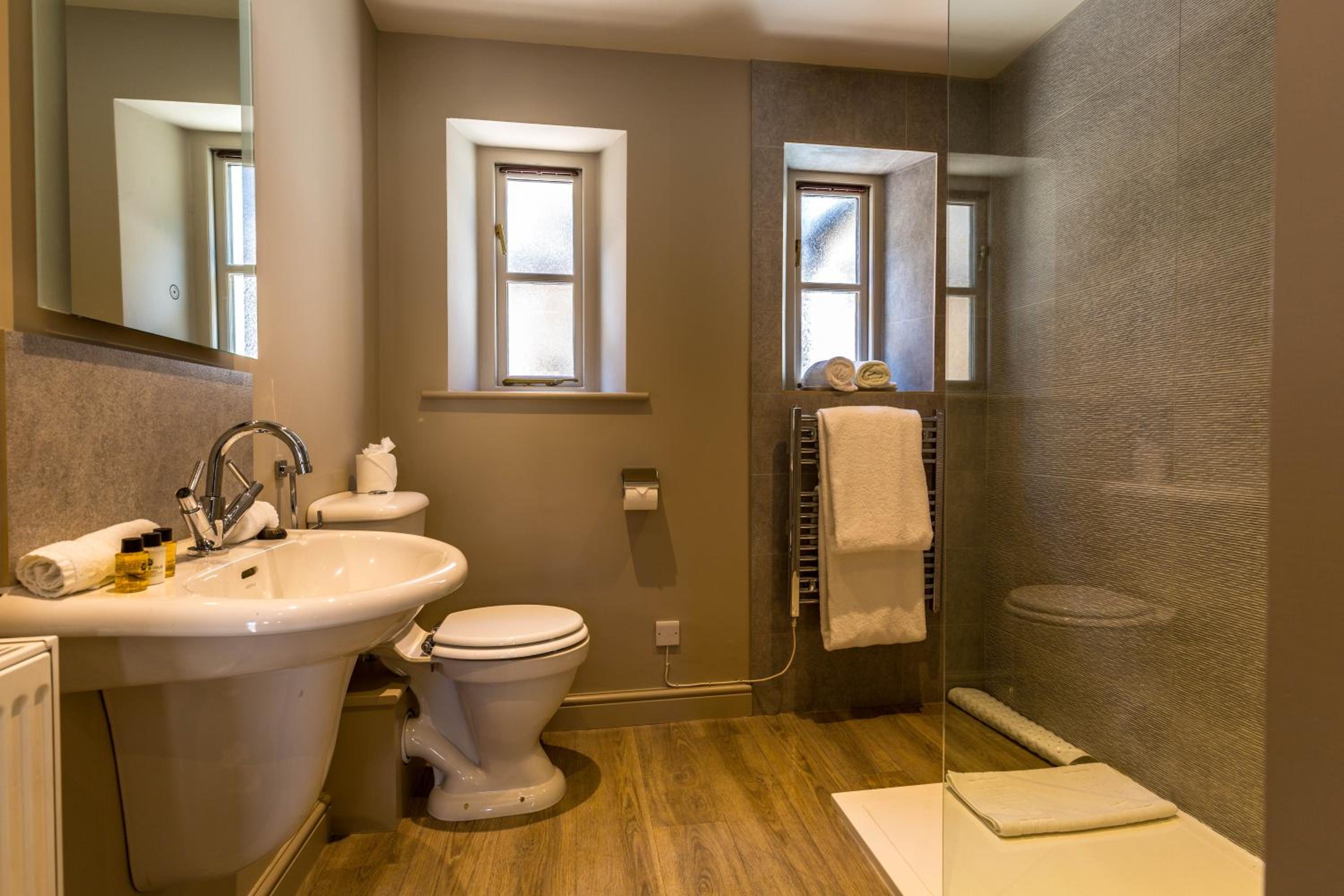 Executive Double or Twin Room - Photo 16