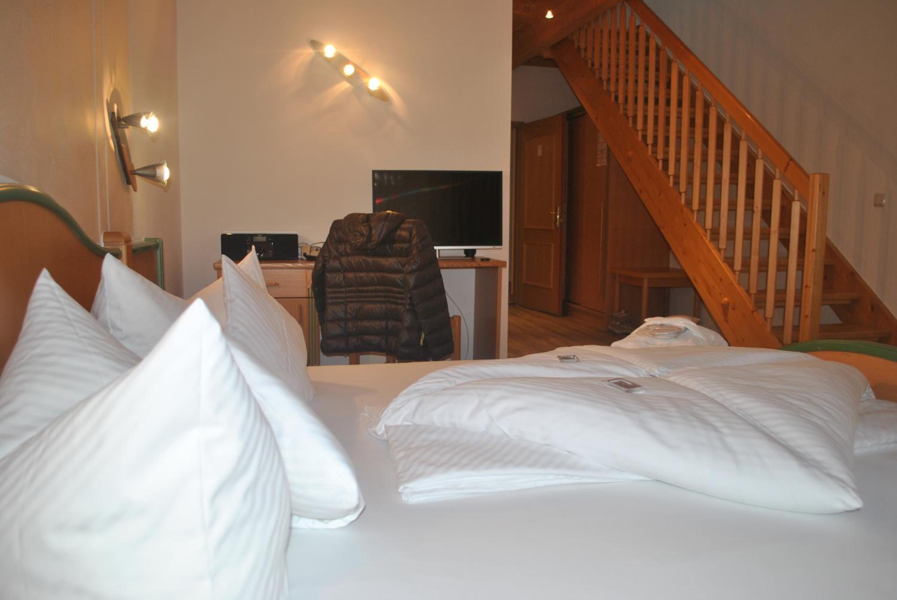 Family Apartment with Balcony - Photo 7