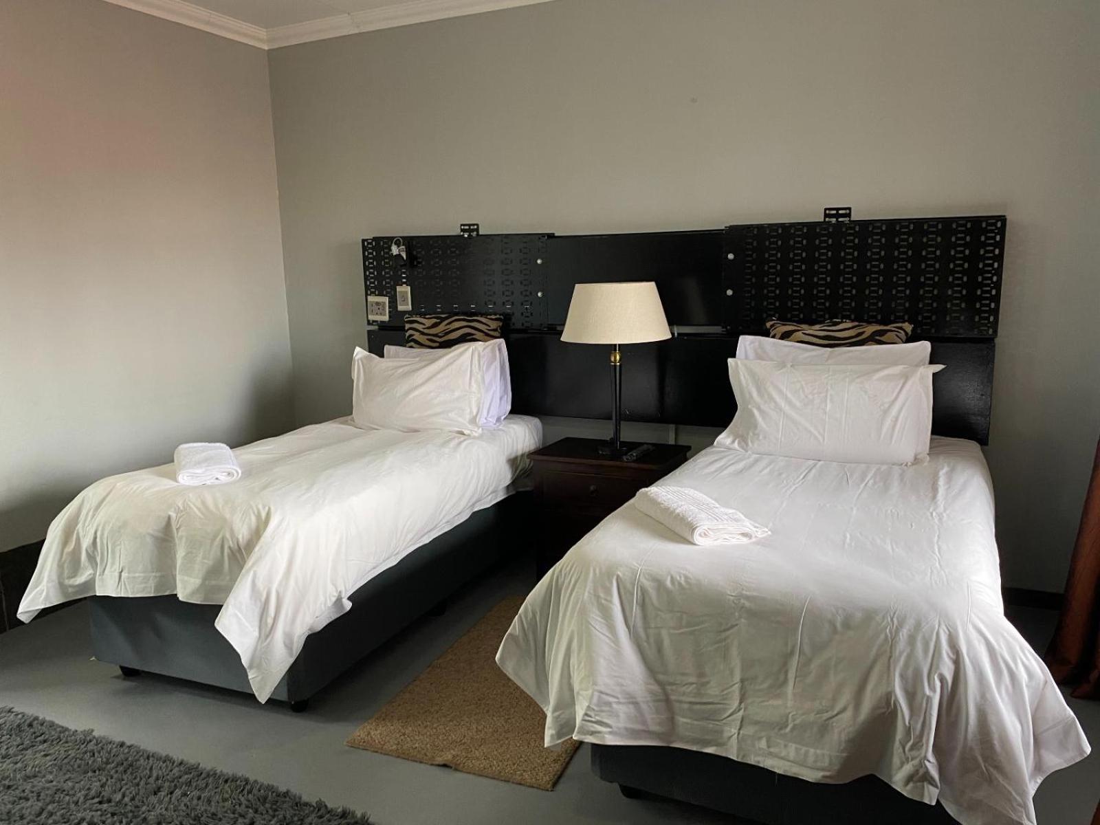 King or Twin Room - Photo 6