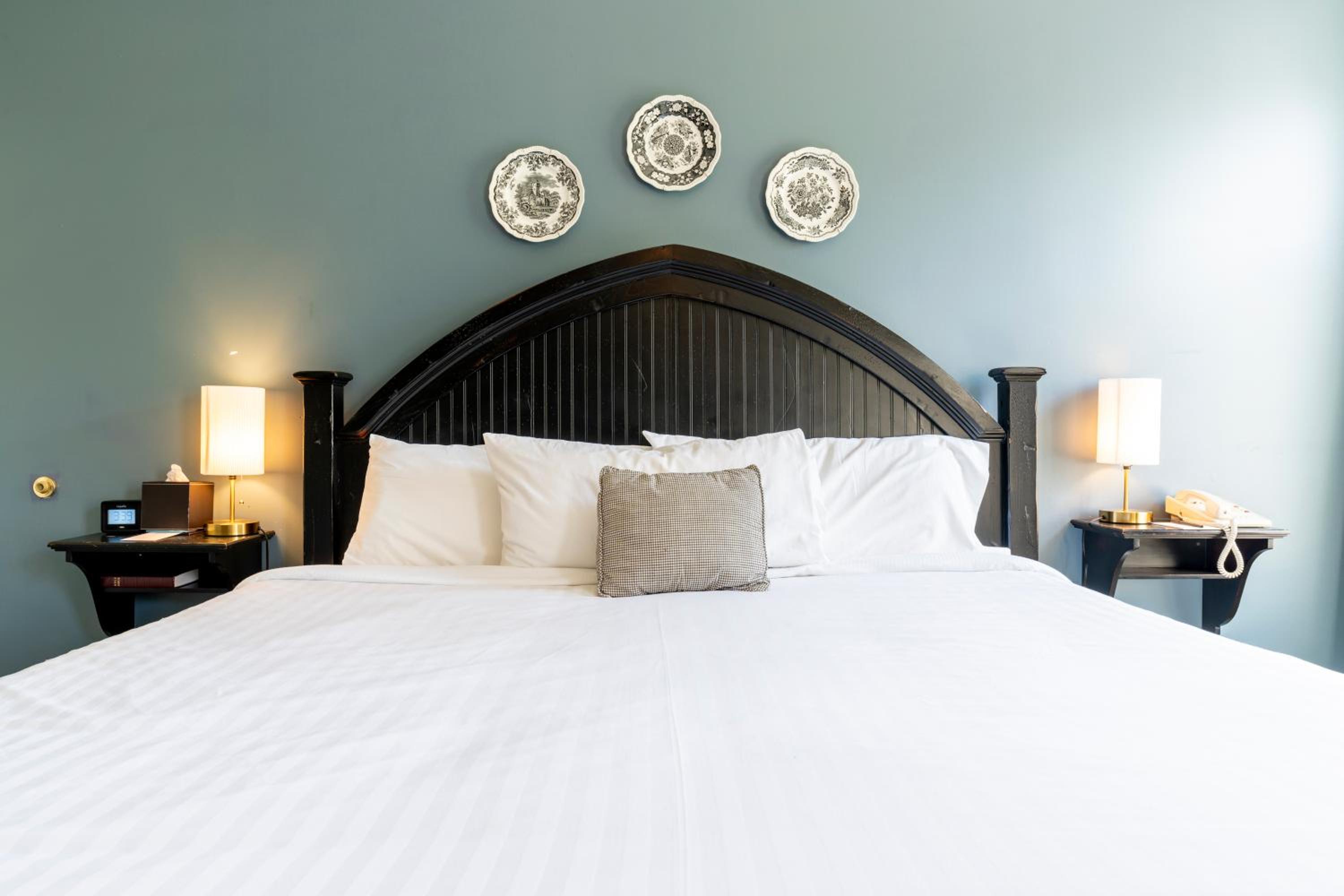 Deluxe Room - Photo 1