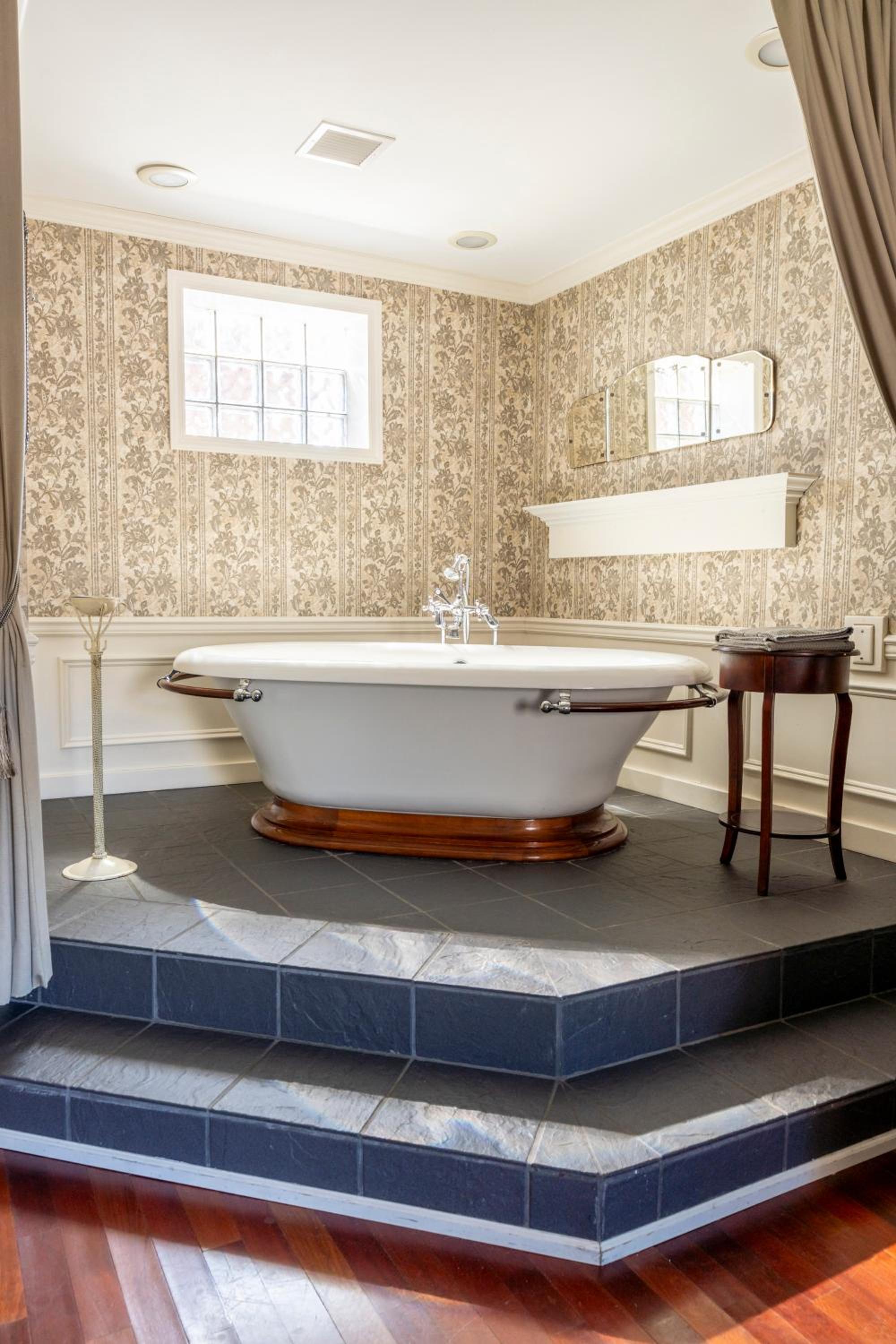 Luxury Room - Photo 7