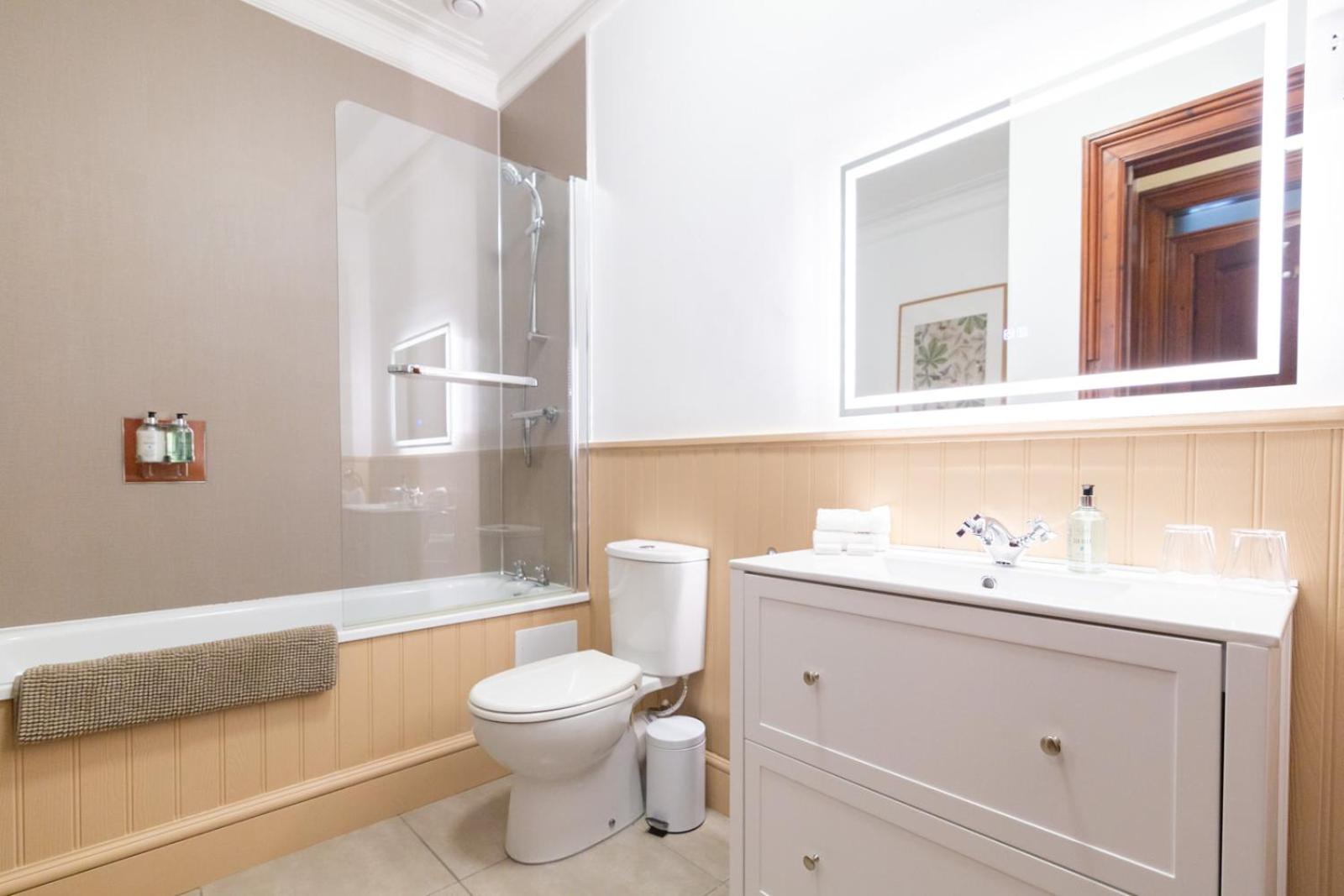 Superior Twin Room - Photo 4