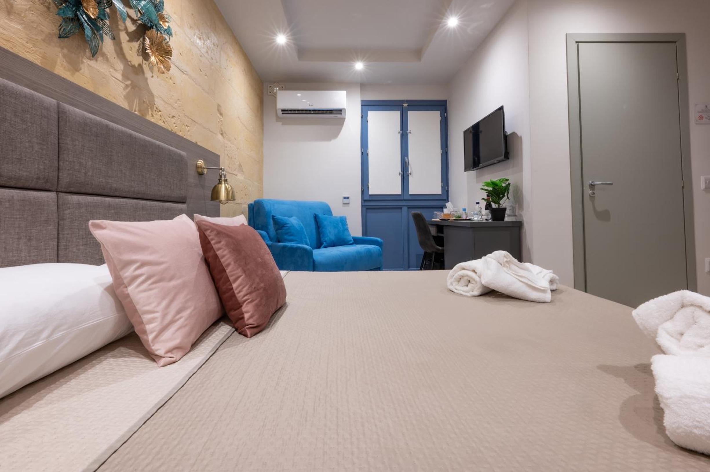 Double Room with Balcony and Sea View photo 3