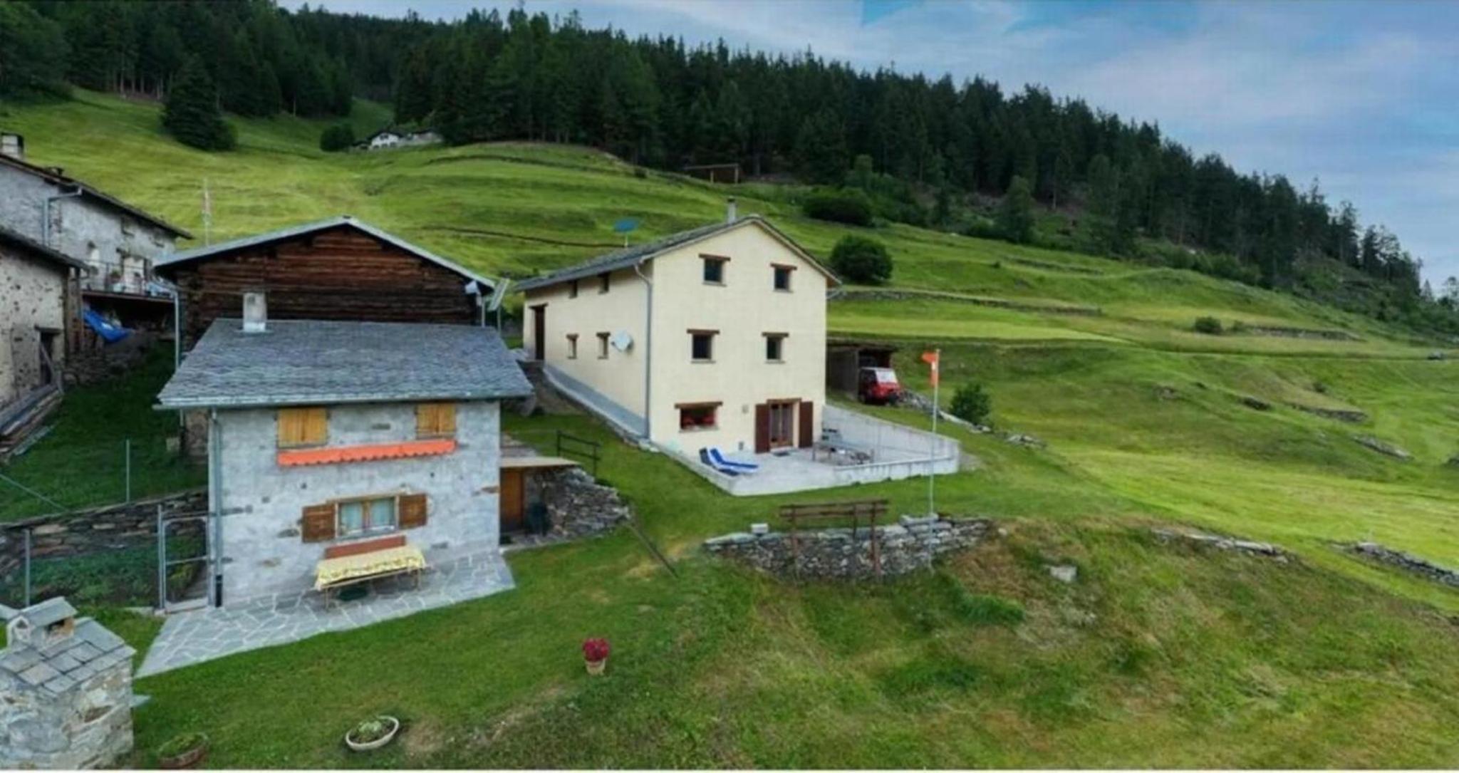 Five-Bedroom Holiday Home photo 1