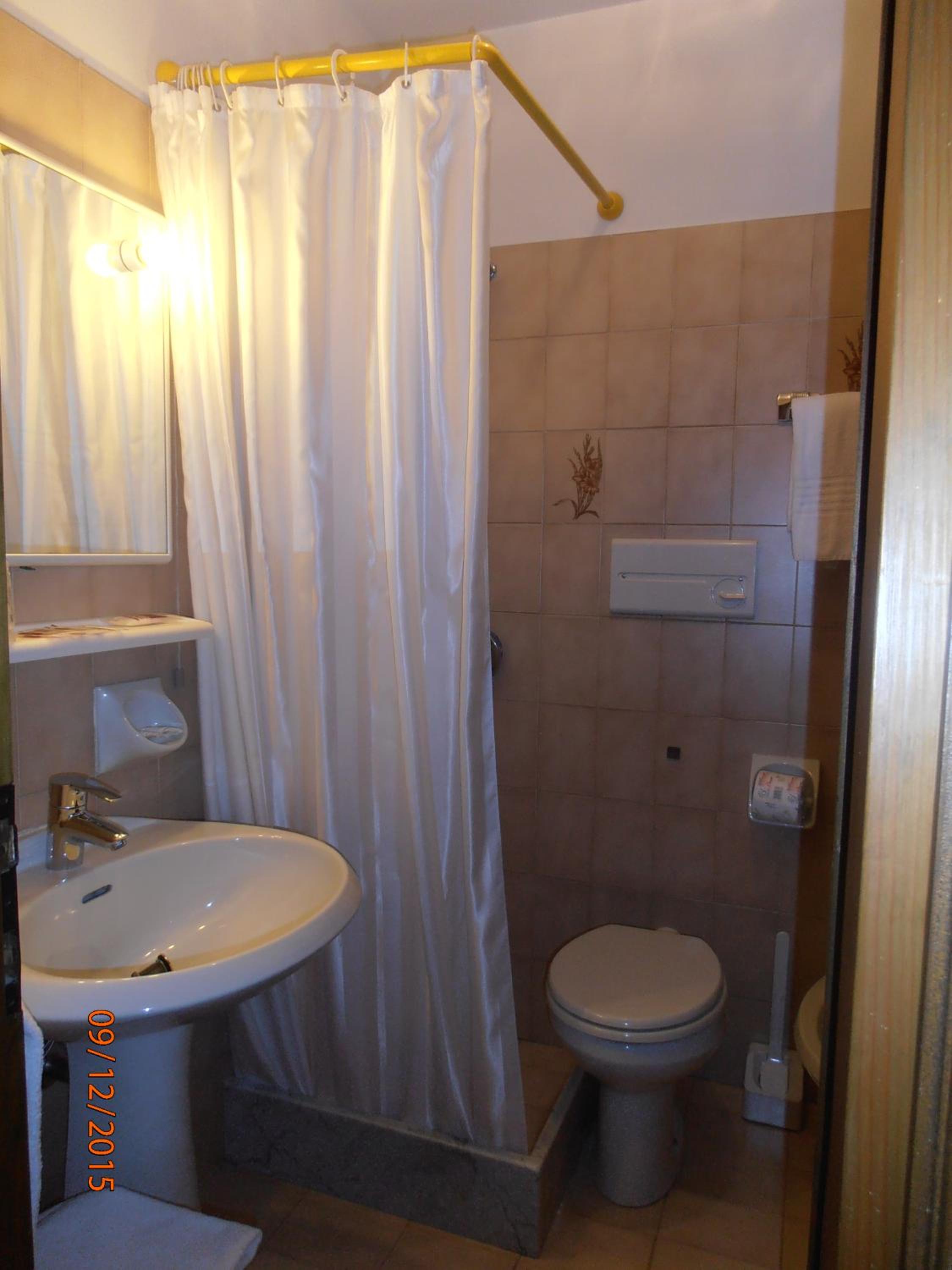 Triple Room with Balcony - Photo 2