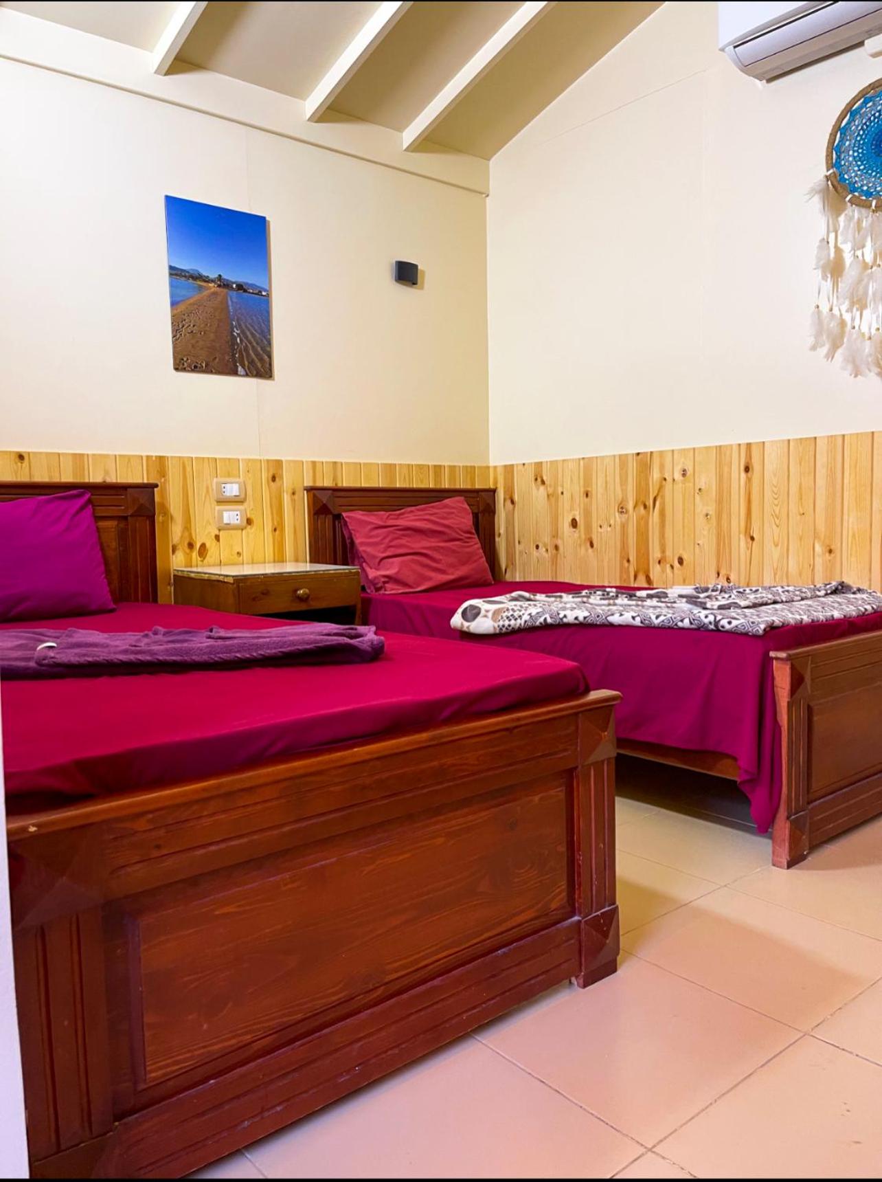 Economy Double Room - Photo 9