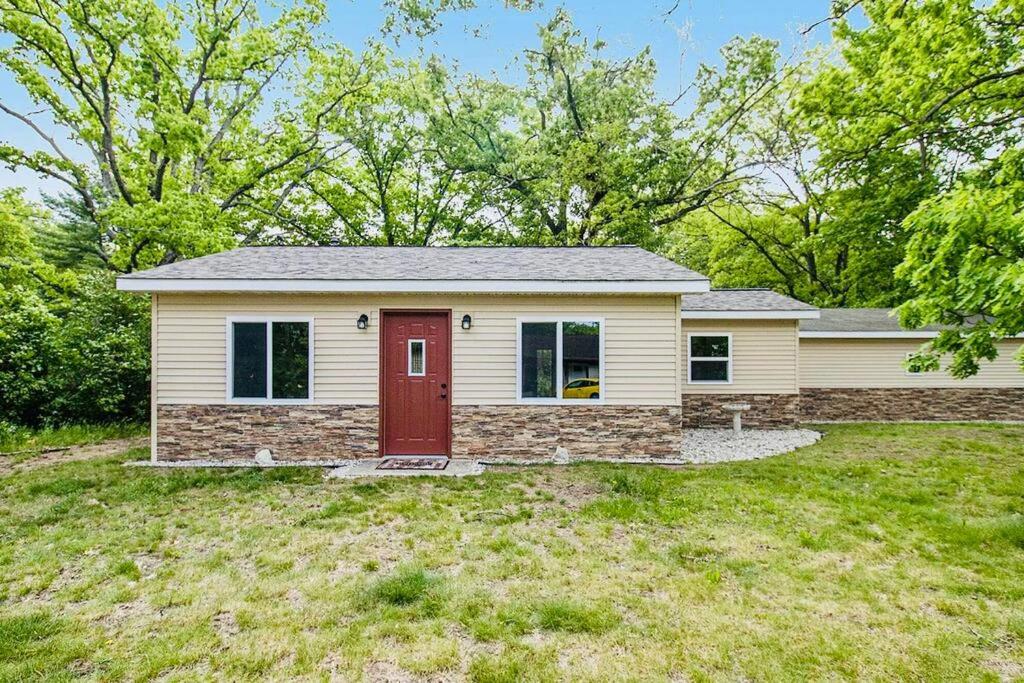 Two-Bedroom House photo 2
