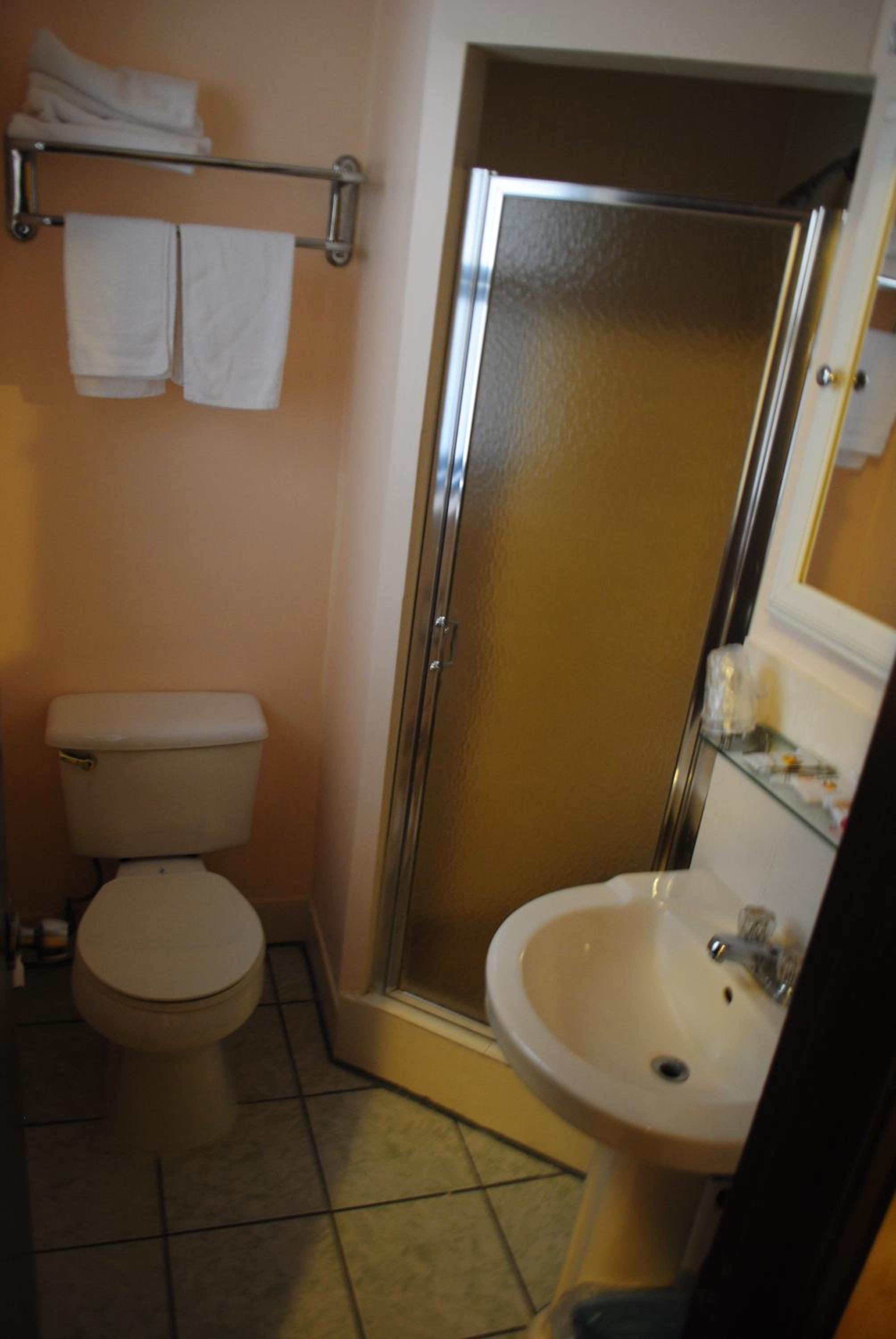 Double Room - Photo 5