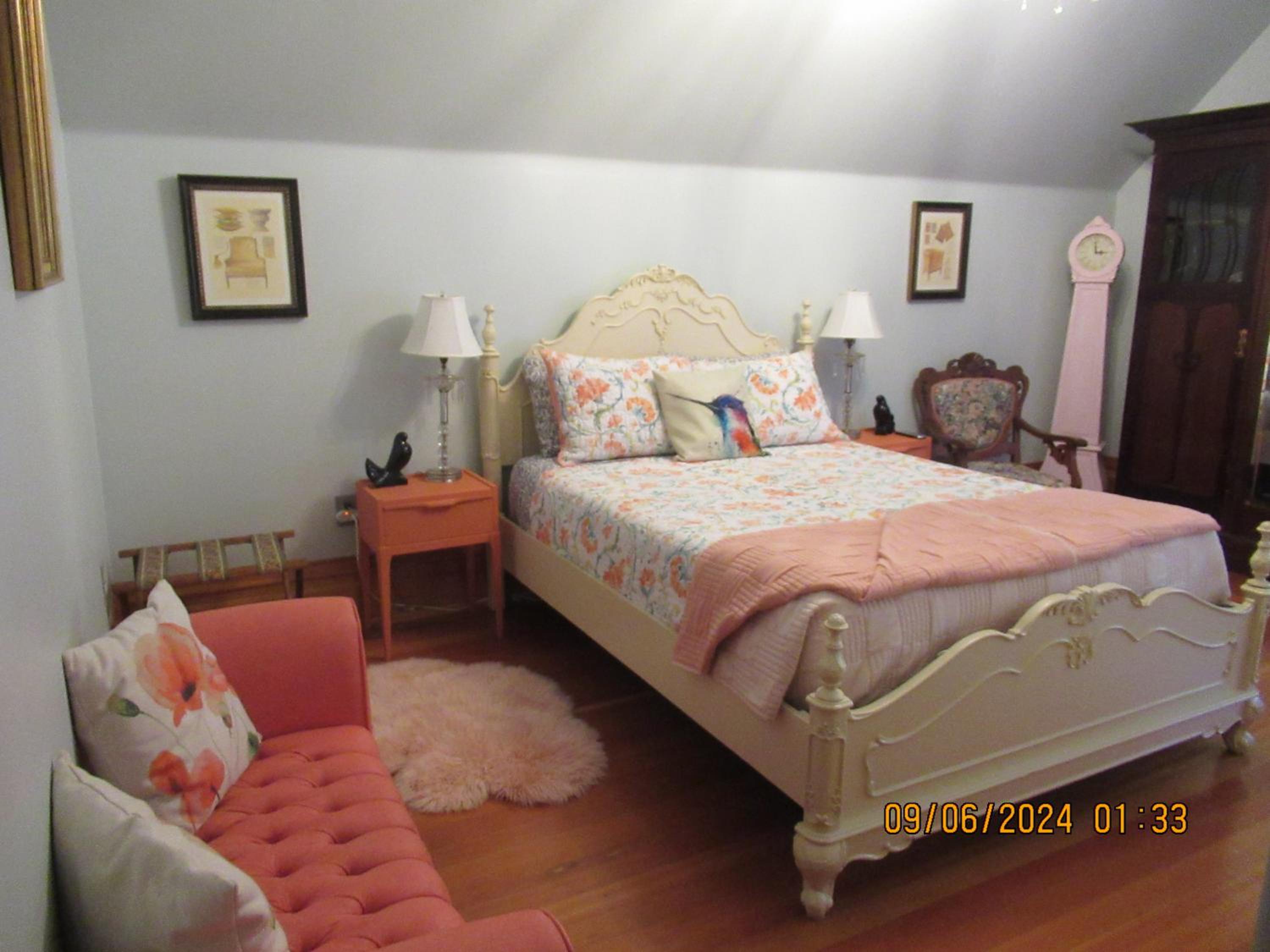 Queen Room photo 1