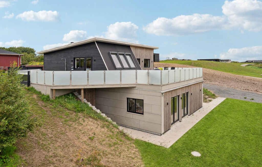 Four-Bedroom Holiday Home photo 2