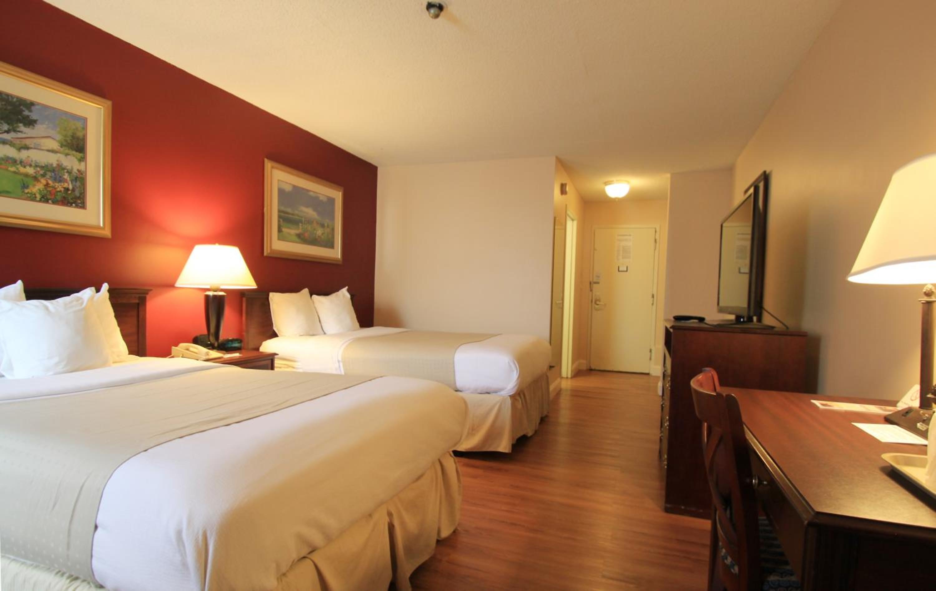 A Room with Two Double Beds - Photo 6
