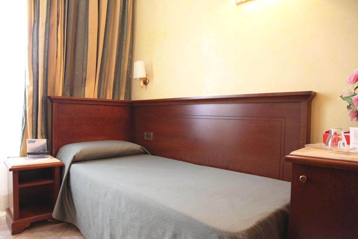 Single Room photo 1