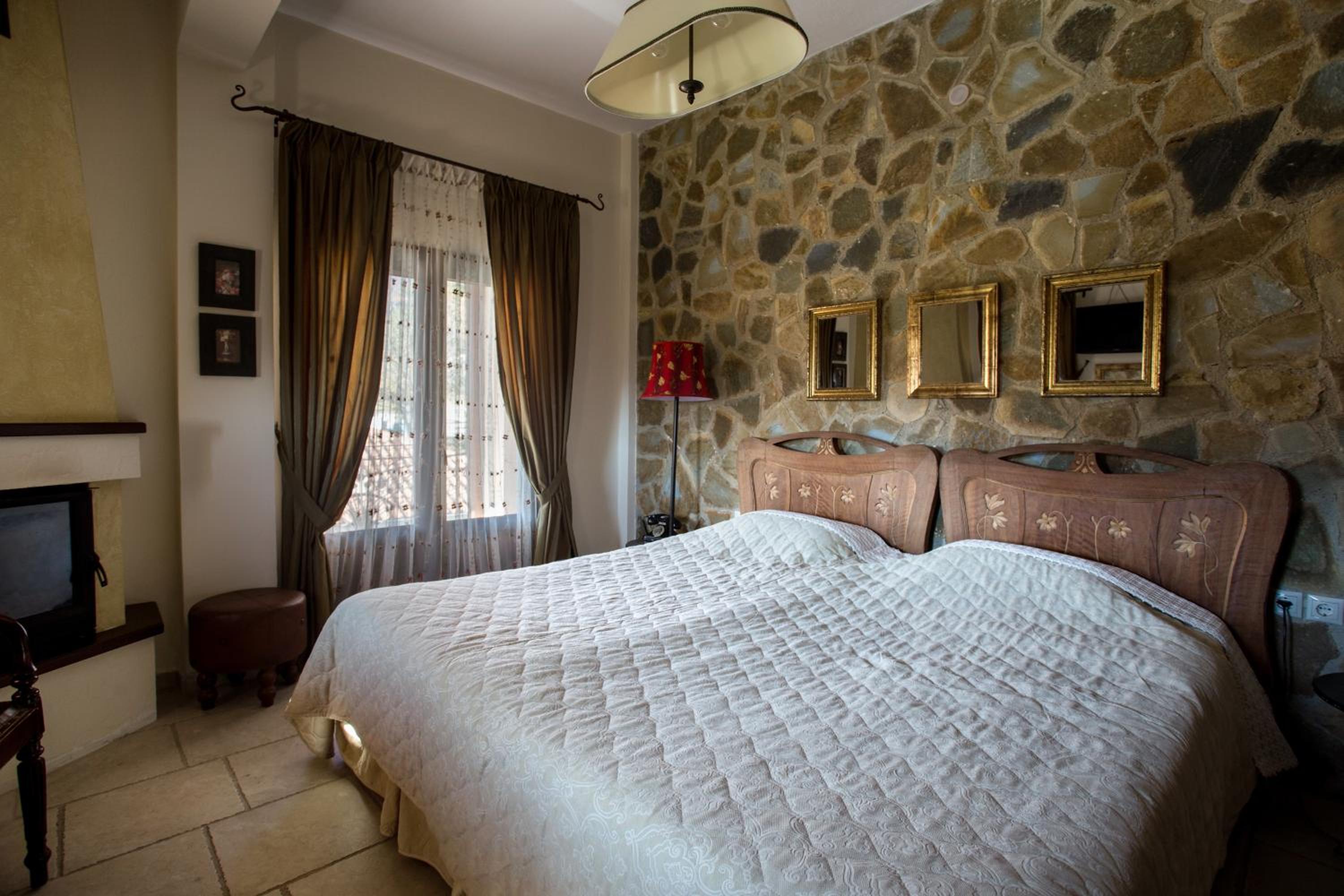 Deluxe Double or Twin Room photo 1