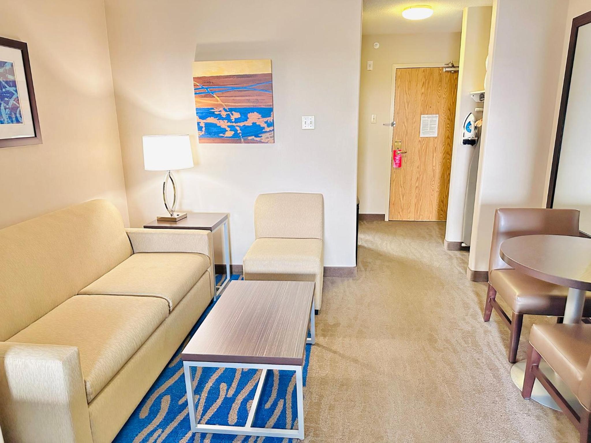 Premium King Room with Sofa Bed photo 1