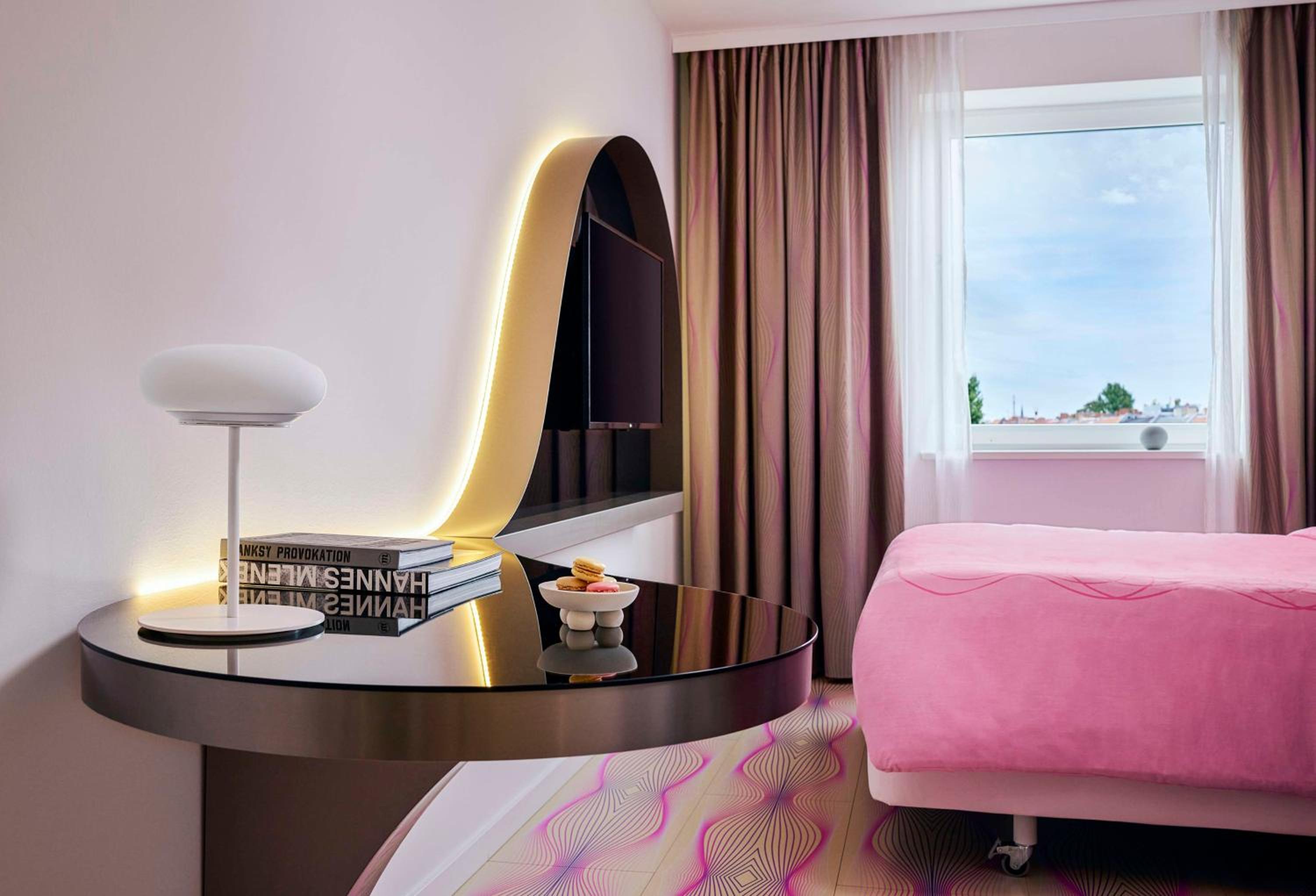 nhow Family Connecting Room (2 Adults + 2 Children)