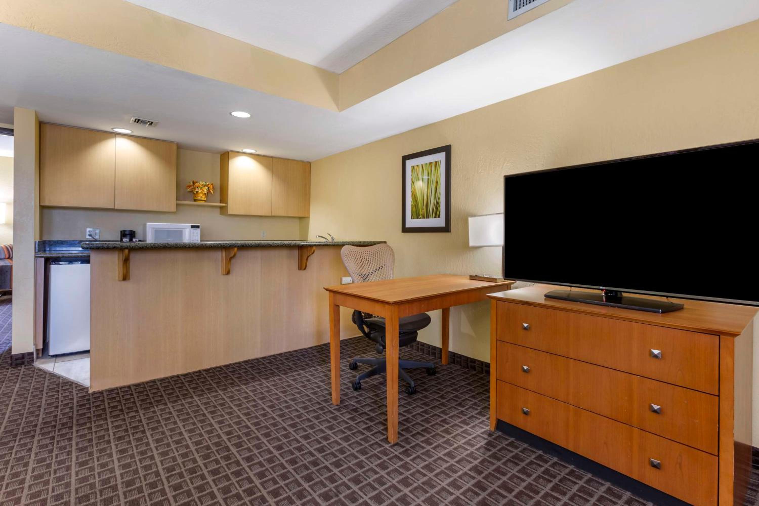 Two-Bedroom Suite with Two Double Beds
