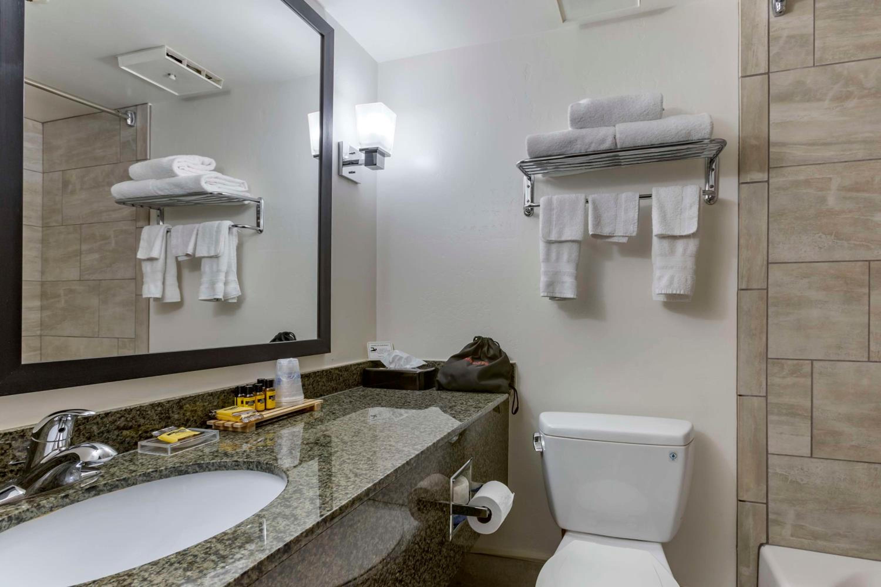 Suite with Two Double Beds and Sofa Bed, photo 7