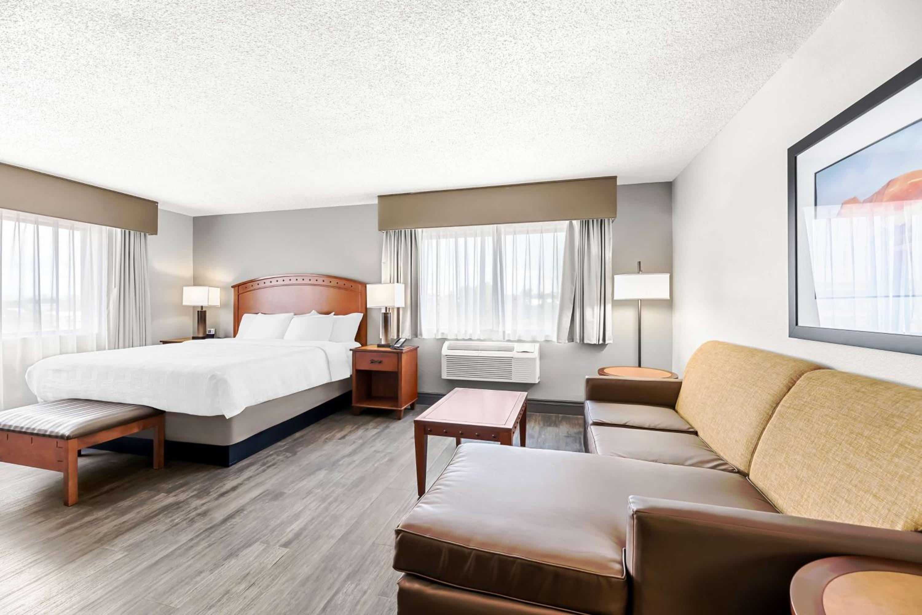 Oversize Queen Suite with Two Queen Beds - Non-Smoking photo 1