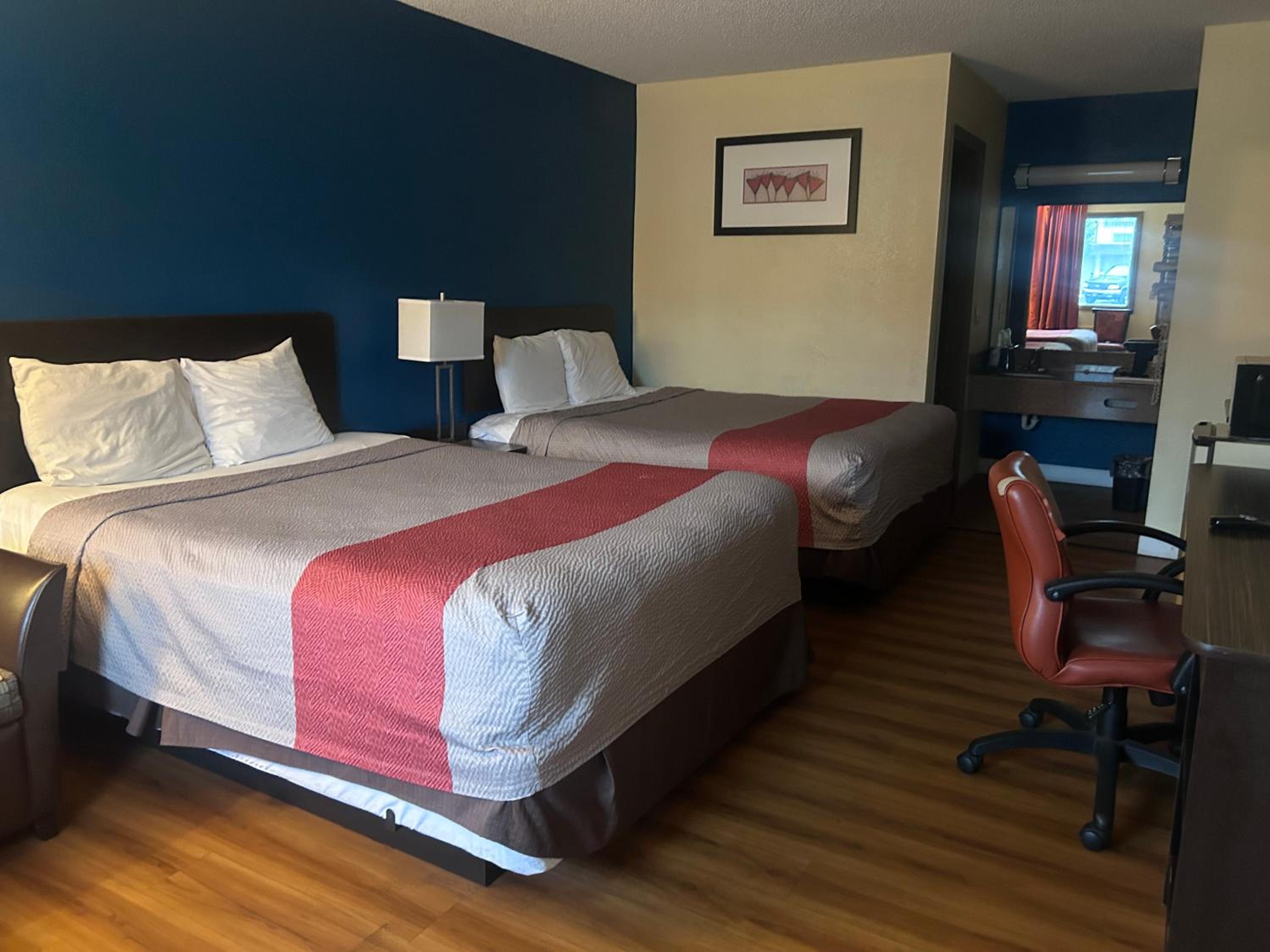 Double Room with Two Double Beds - Photo 1