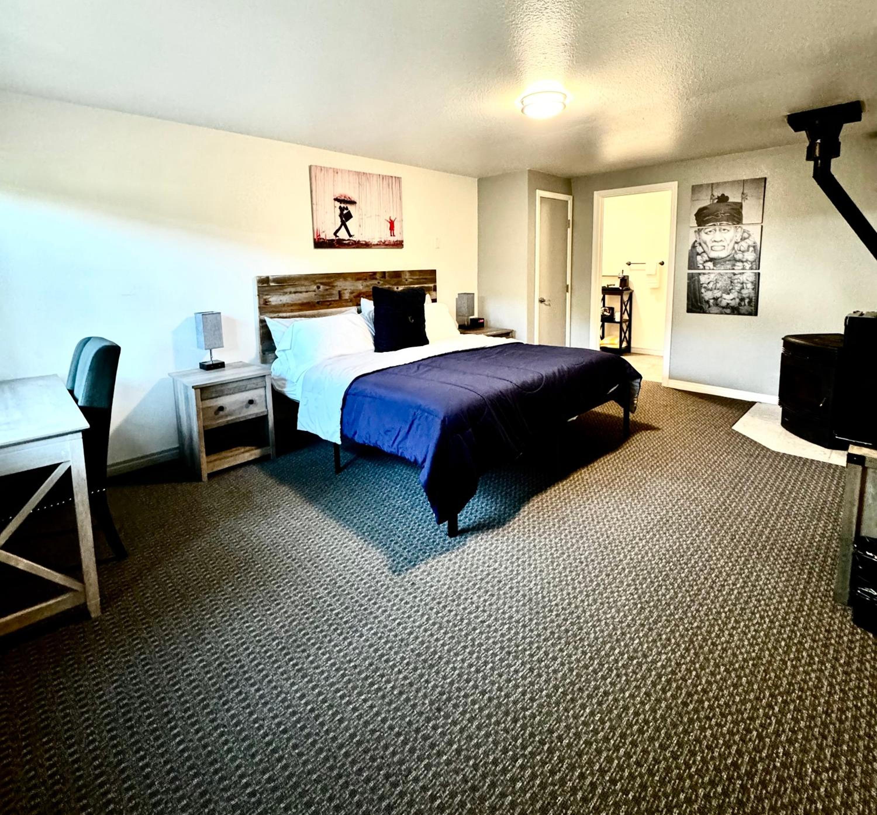 Deluxe King Room photo 2
